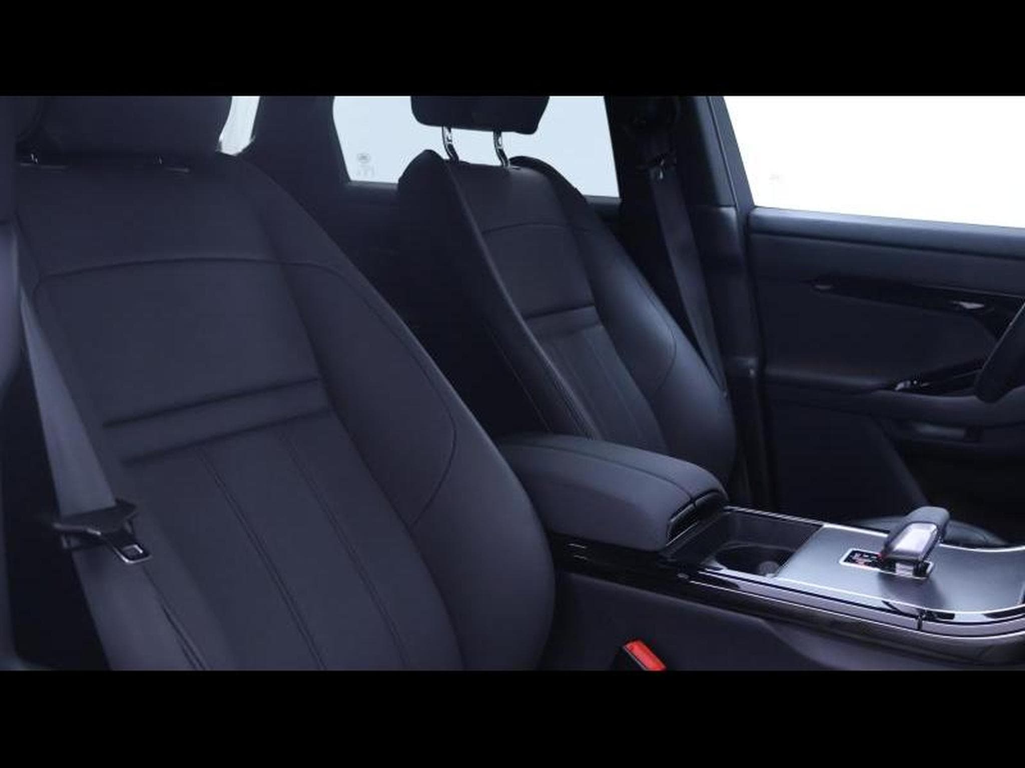 Land-Rover Range Rover Evoque D165 S AWD Auto (2026) - Photo 13