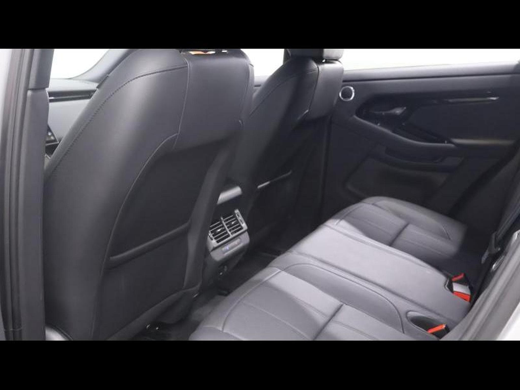 Land-Rover Range Rover Evoque D165 S AWD Auto (2026) - Photo 18