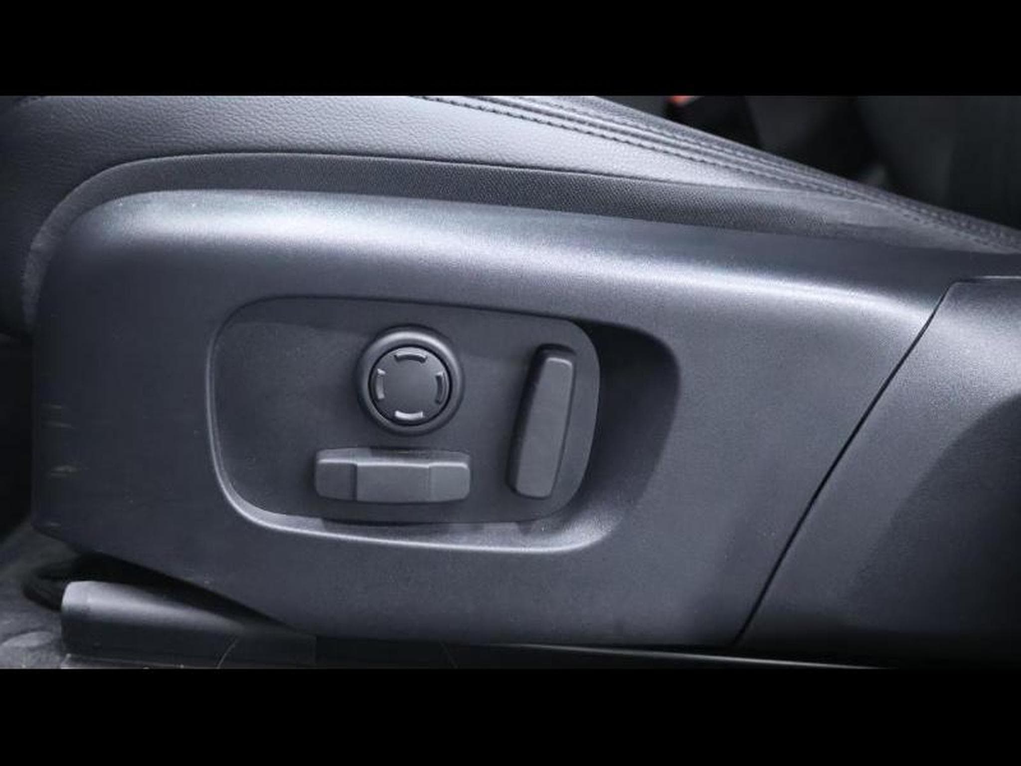 Land-Rover Range Rover Evoque D165 S AWD Auto (2026) - Photo 32