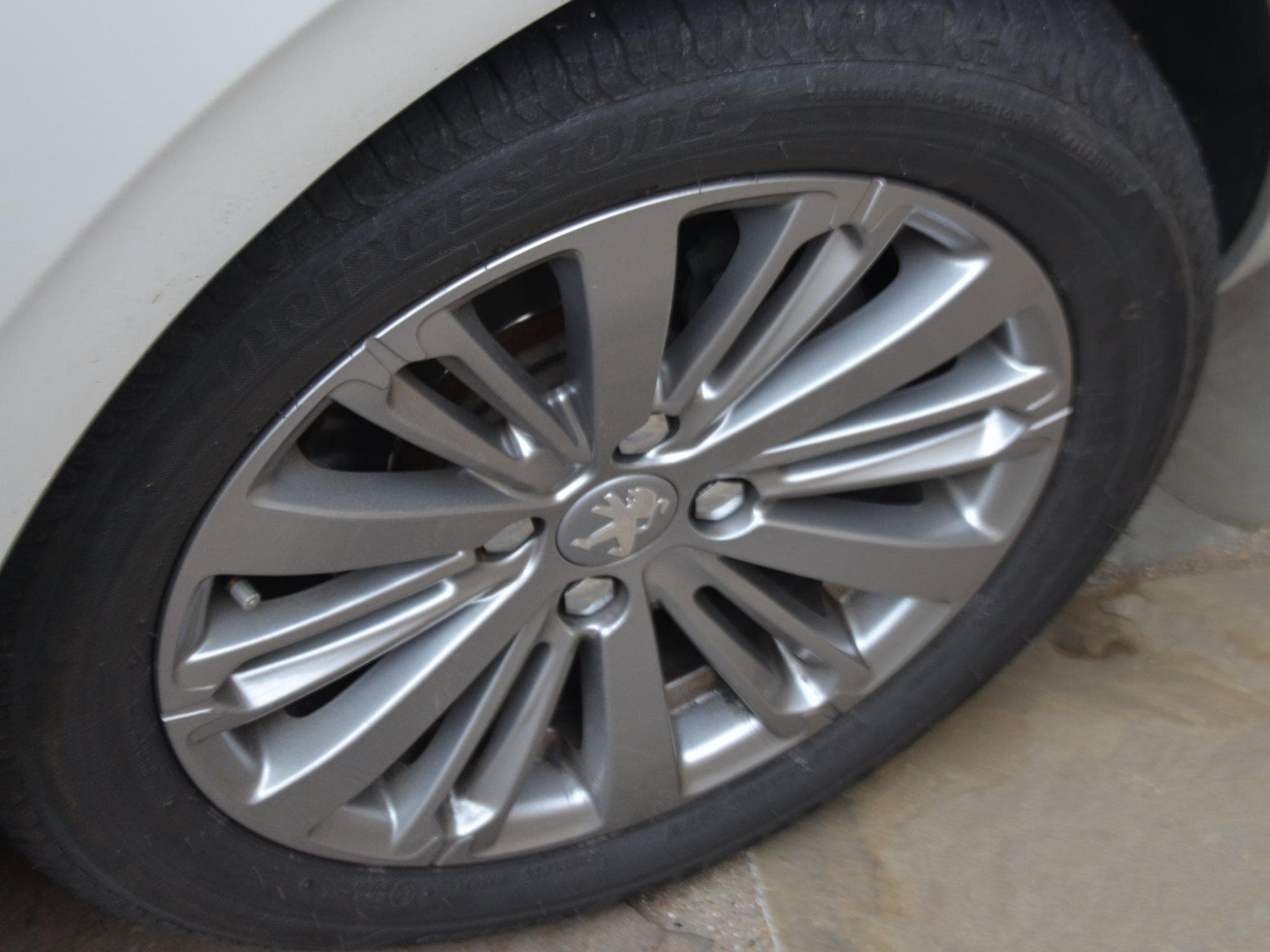 Peugeot 208 Berline (2016) - Photo 5