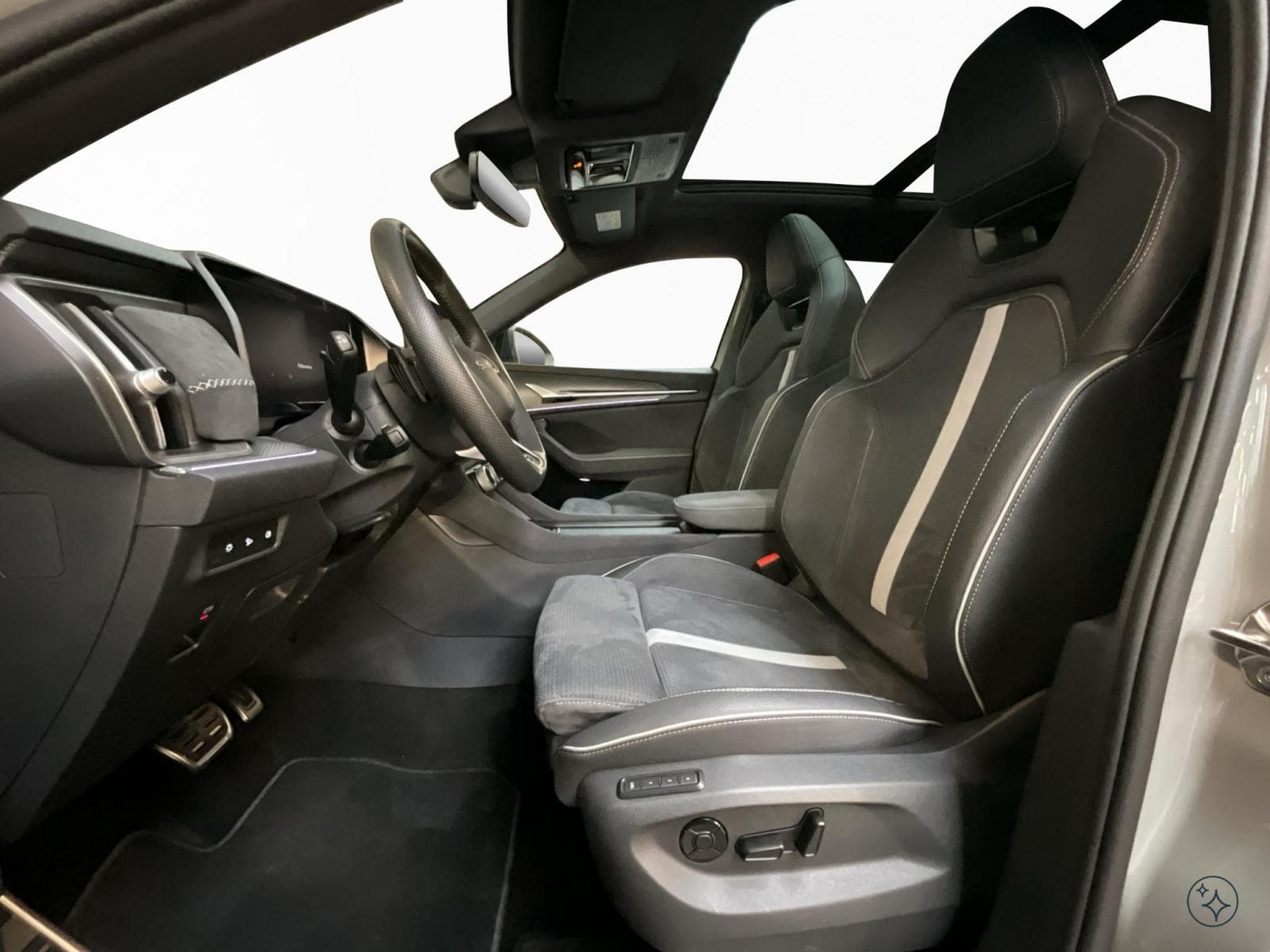 Skoda Kodiaq Sportline+DSG+4x4+7Sitze+Standh.+LM20+AHK+P.Convenience (2025) - Foto 9
