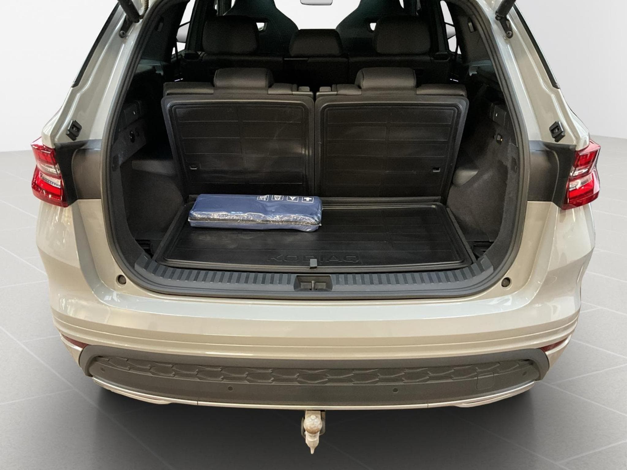 Skoda Kodiaq Sportline+DSG+4x4+7Sitze+Standh.+LM20+AHK+P.Convenience (2025) - Foto 17