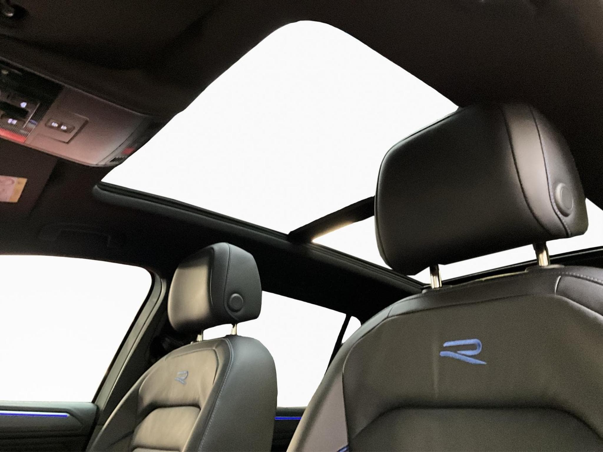 VW Tiguan R+DSG+4M+Black-Style+Pano+AHK (2022) - Foto 18