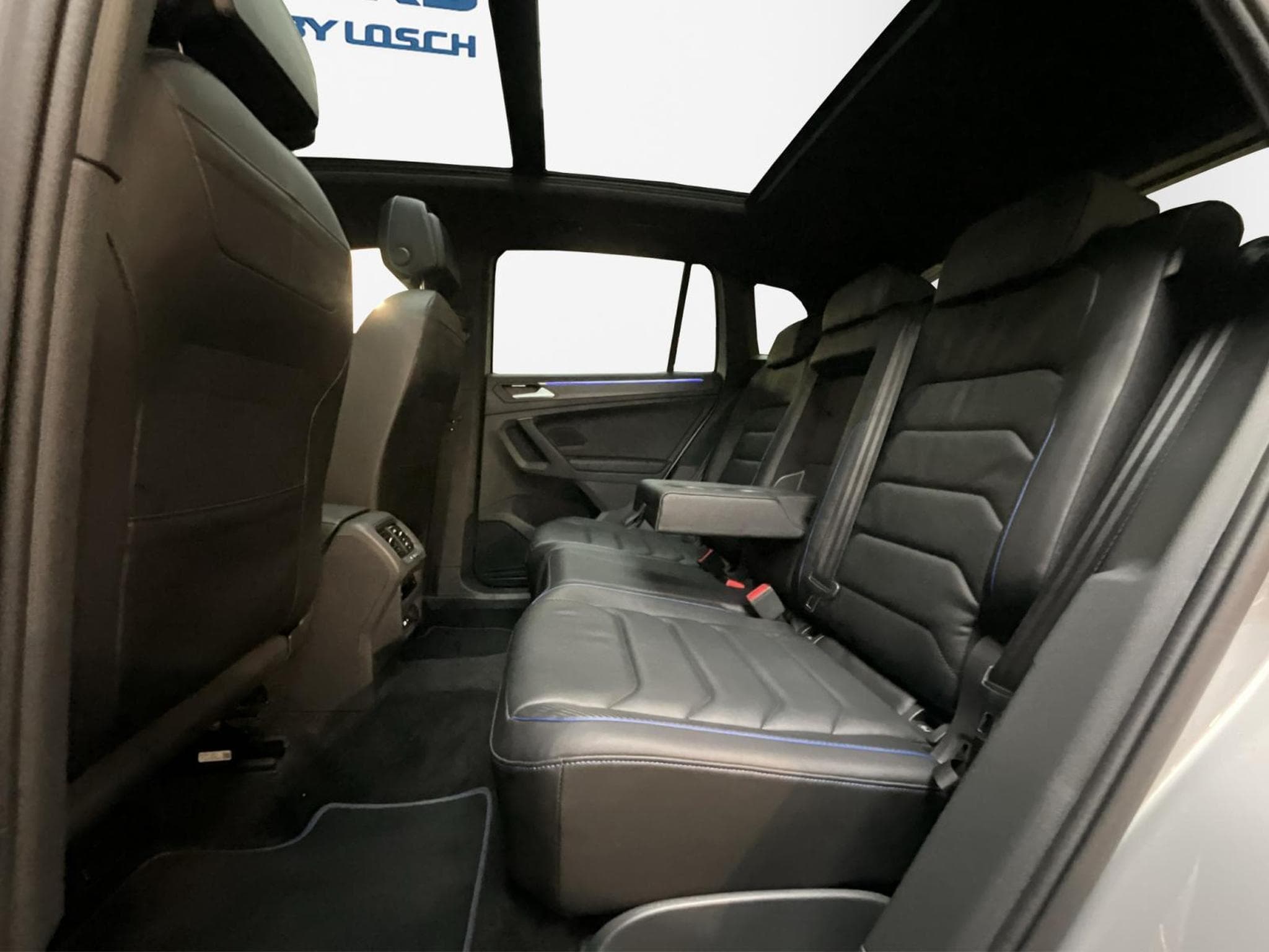 VW Tiguan R+DSG+4M+Black-Style+Pano+AHK (2022) - Foto 19
