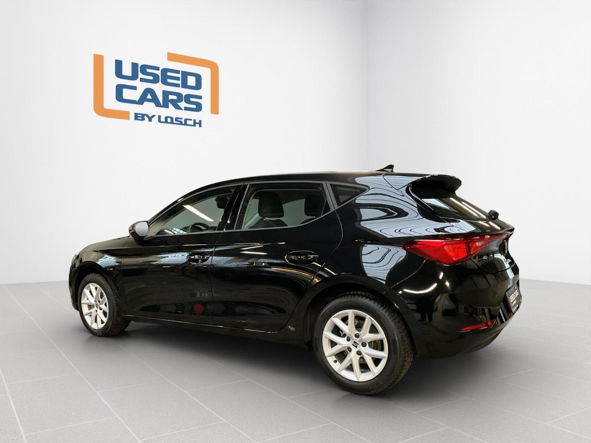 Seat Leon Style+BVM+P.Comfort+RearView+FullLink+P.Convenance (2025) - Photo 5