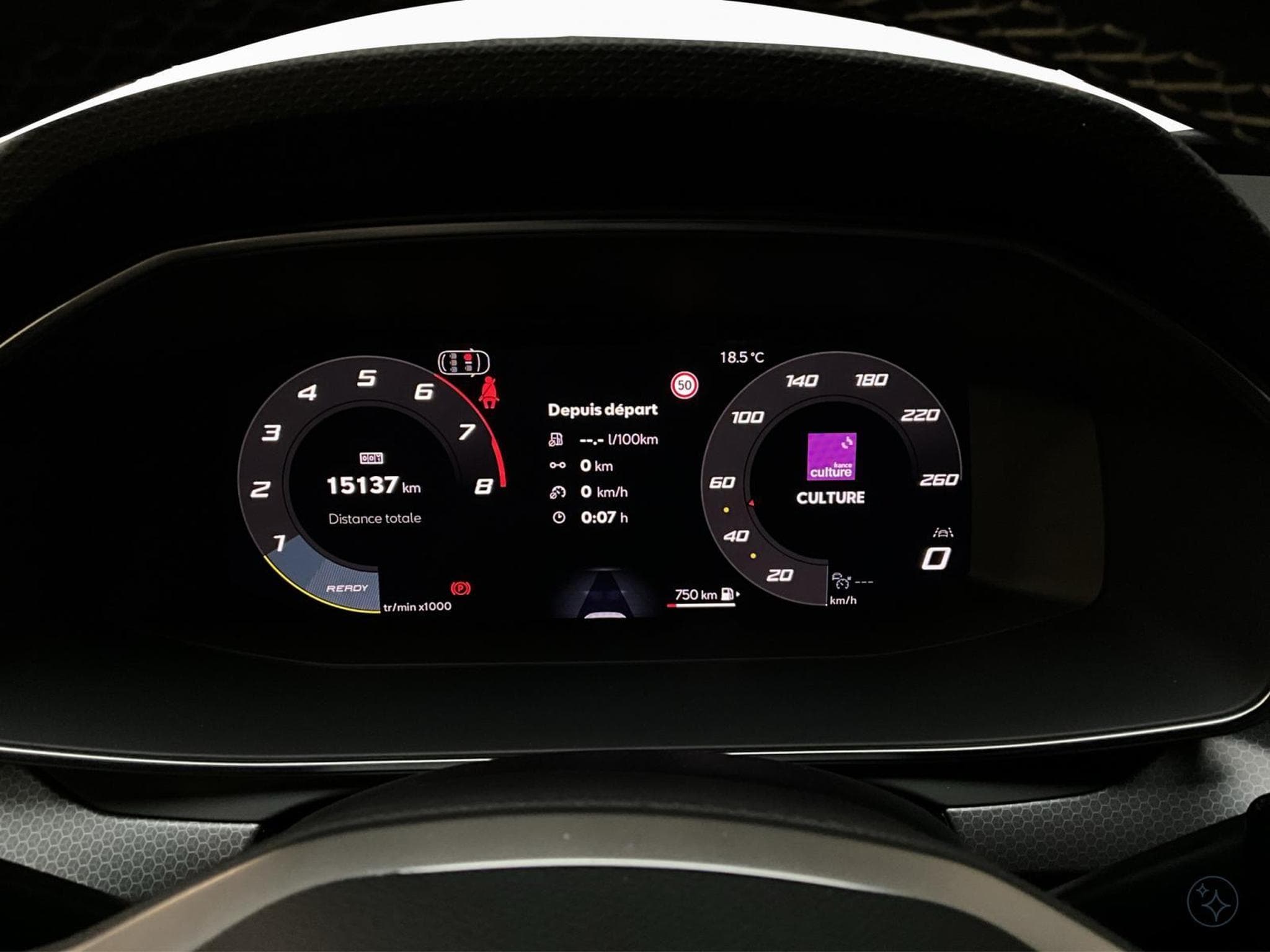 Seat Leon Style+BVM+P.Comfort+RearView+FullLink+P.Convenance (2025) - Photo 11