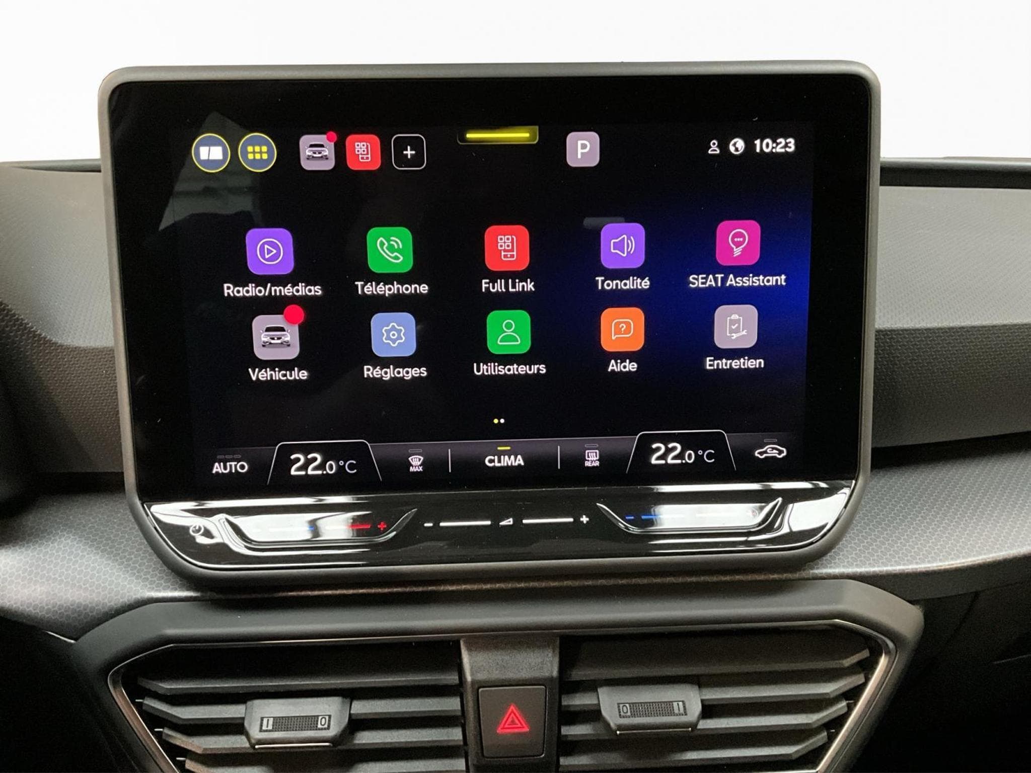 Seat Leon Style+BVM+P.Comfort+RearView+FullLink+P.Convenance (2025) - Photo 13