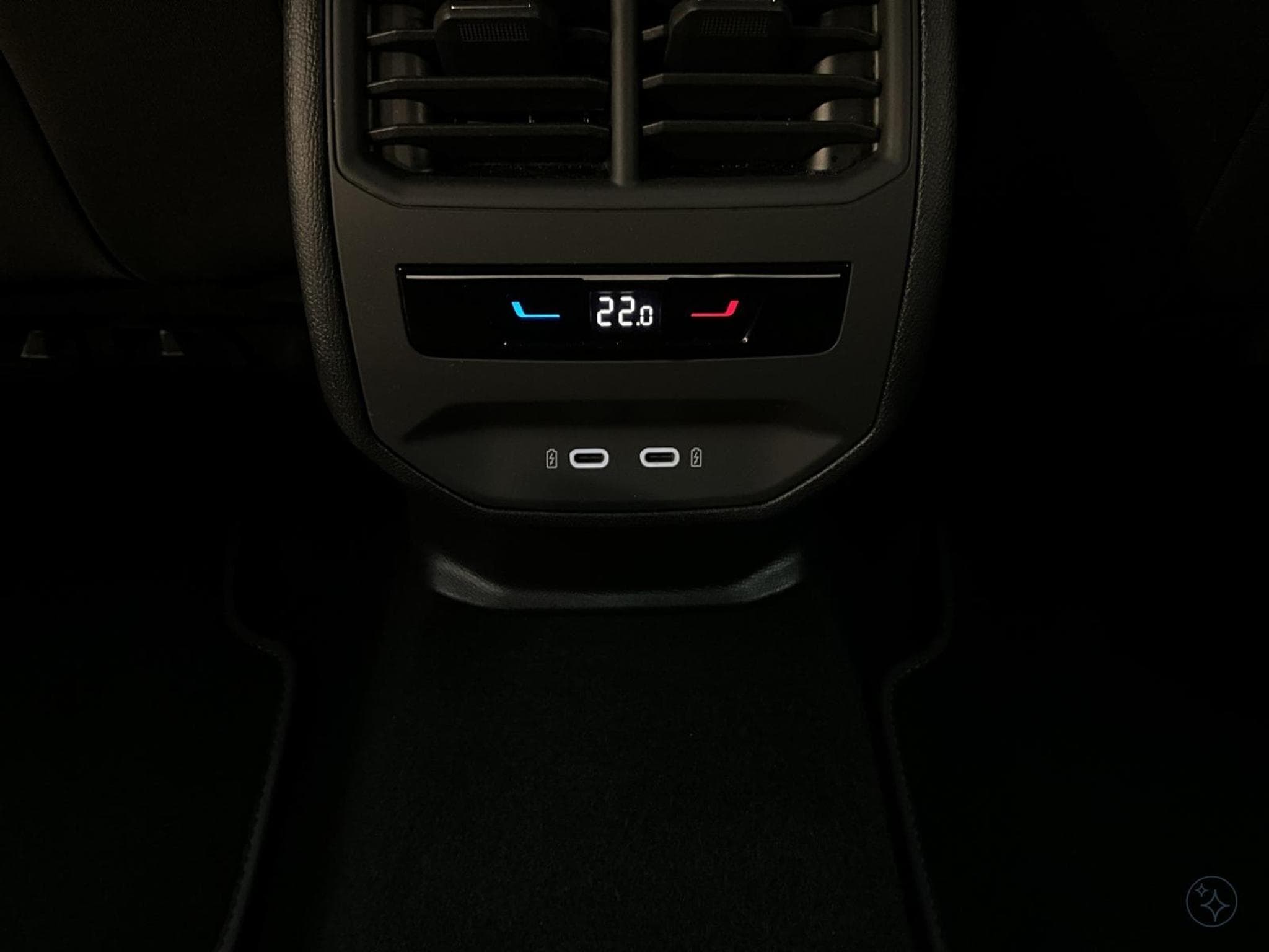 Seat Leon Style+BVM+P.Comfort+RearView+FullLink+P.Convenance (2025) - Photo 20