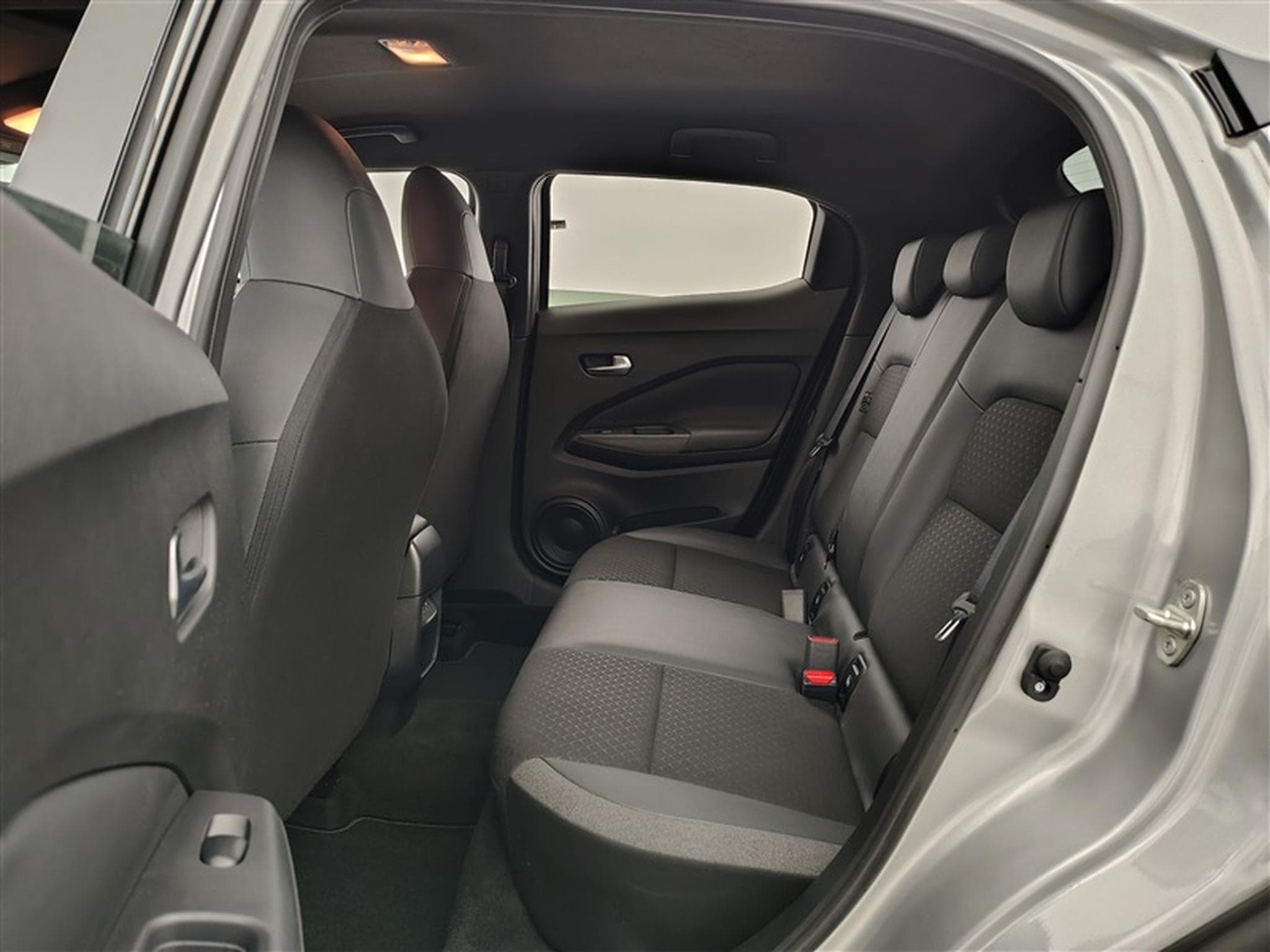 Nissan Juke 1.0 DIG-T 114cv N-Connecta NAVI / CARPLAY / PDC / ALU (2024) - Photo 13