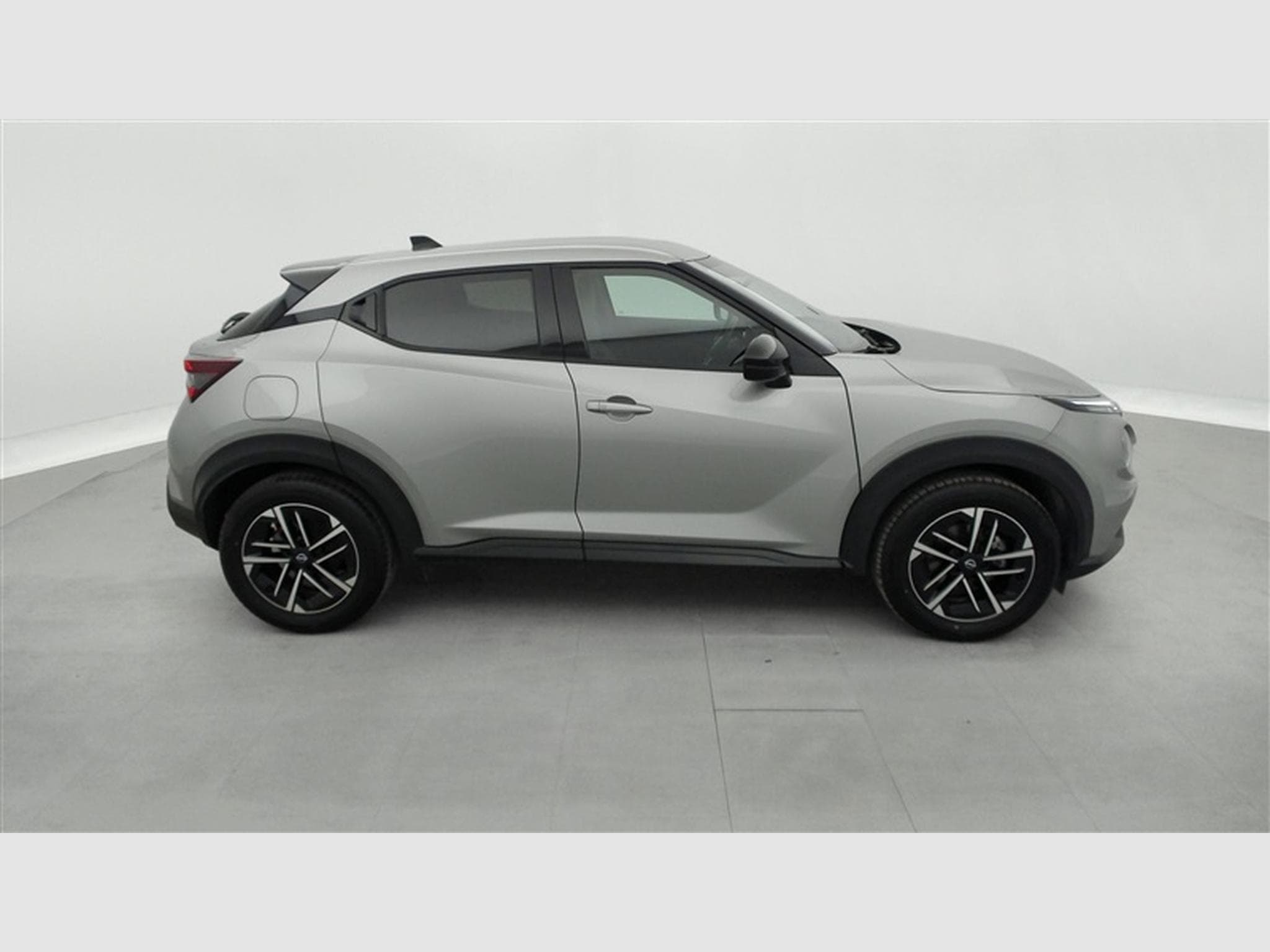 Nissan Juke 1.0 DIG-T 114cv N-Connecta NAVI / CARPLAY / PDC / ALU (2024) - Photo 23