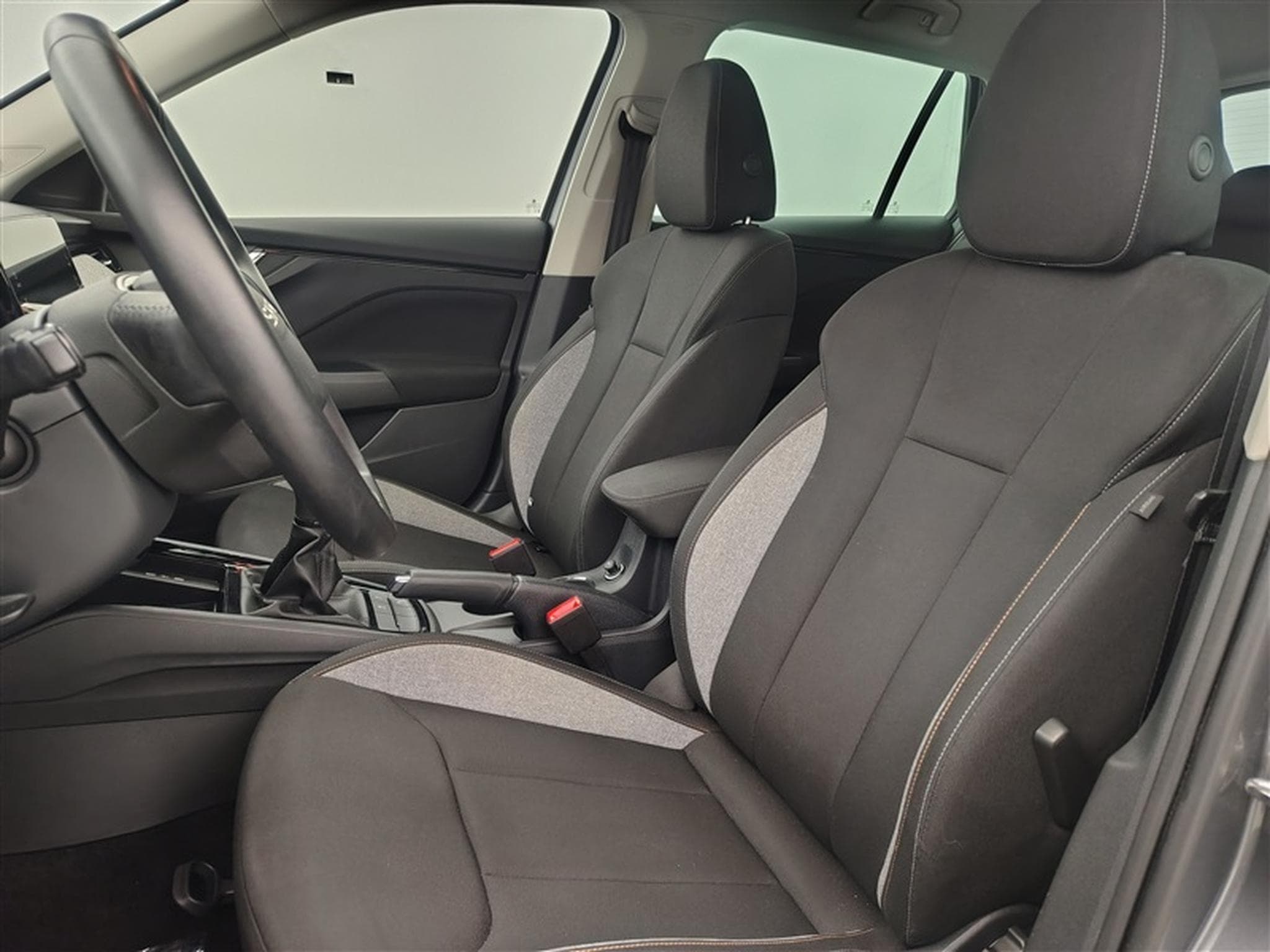 Skoda Kamiq 1.0 TSI 115Cv Selection CARPLAY / CAMERA / ALU / PDC (2025) - Photo 7