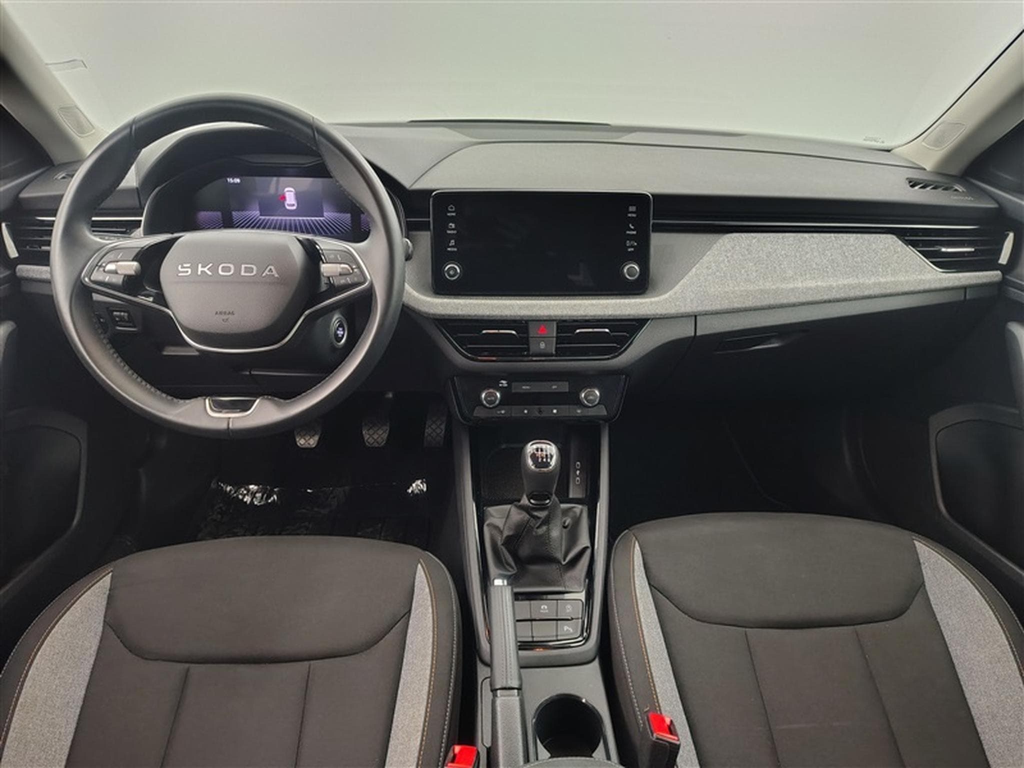 Skoda Kamiq 1.0 TSI 115Cv Selection CARPLAY / CAMERA / ALU / PDC (2025) - Photo 8