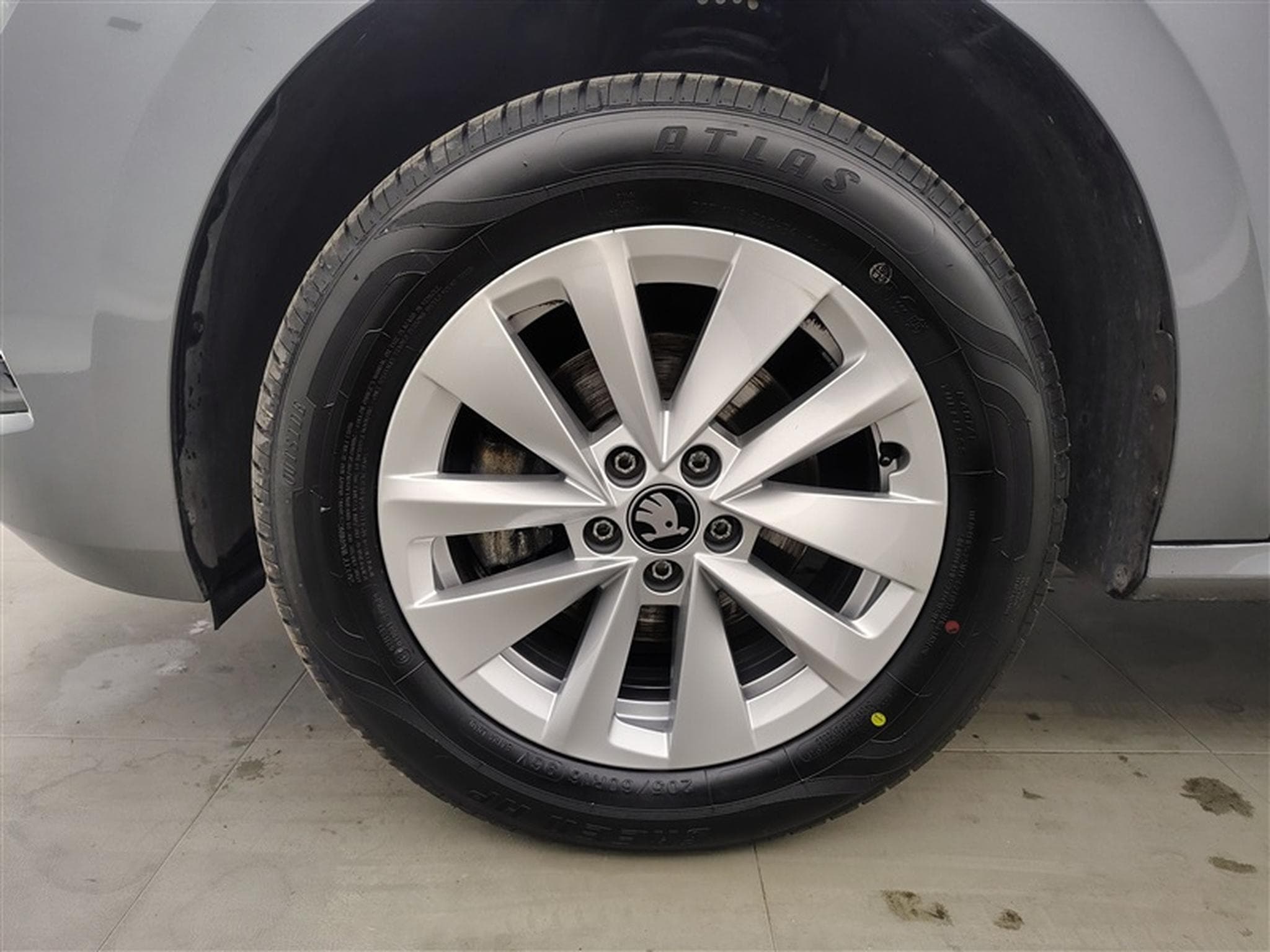 Skoda Kamiq 1.0 TSI 115Cv Selection CARPLAY / CAMERA / ALU / PDC (2025) - Photo 6