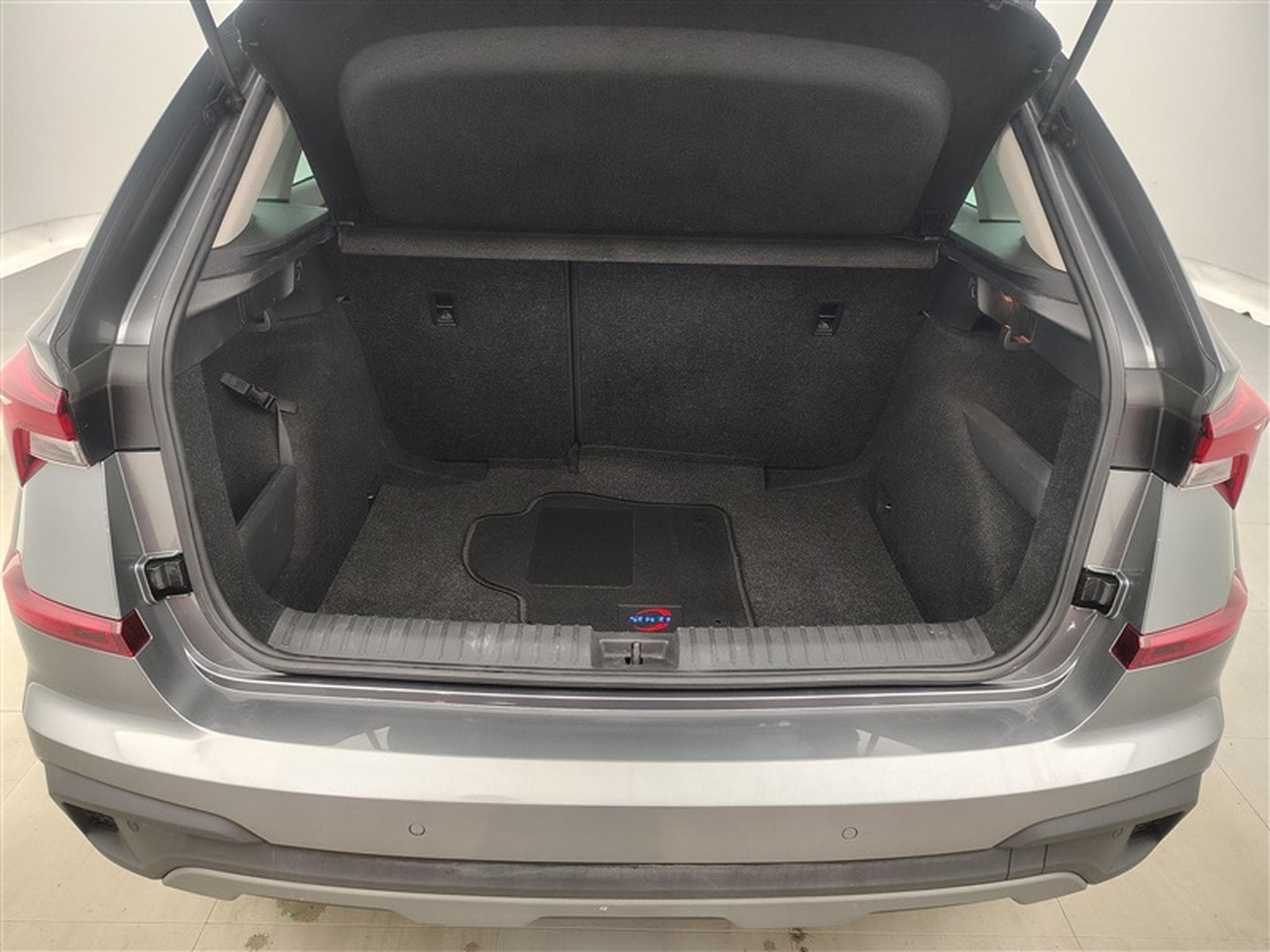 Skoda Kamiq 1.0 TSI 115Cv Selection CARPLAY / CAMERA / ALU / PDC (2025) - Photo 14