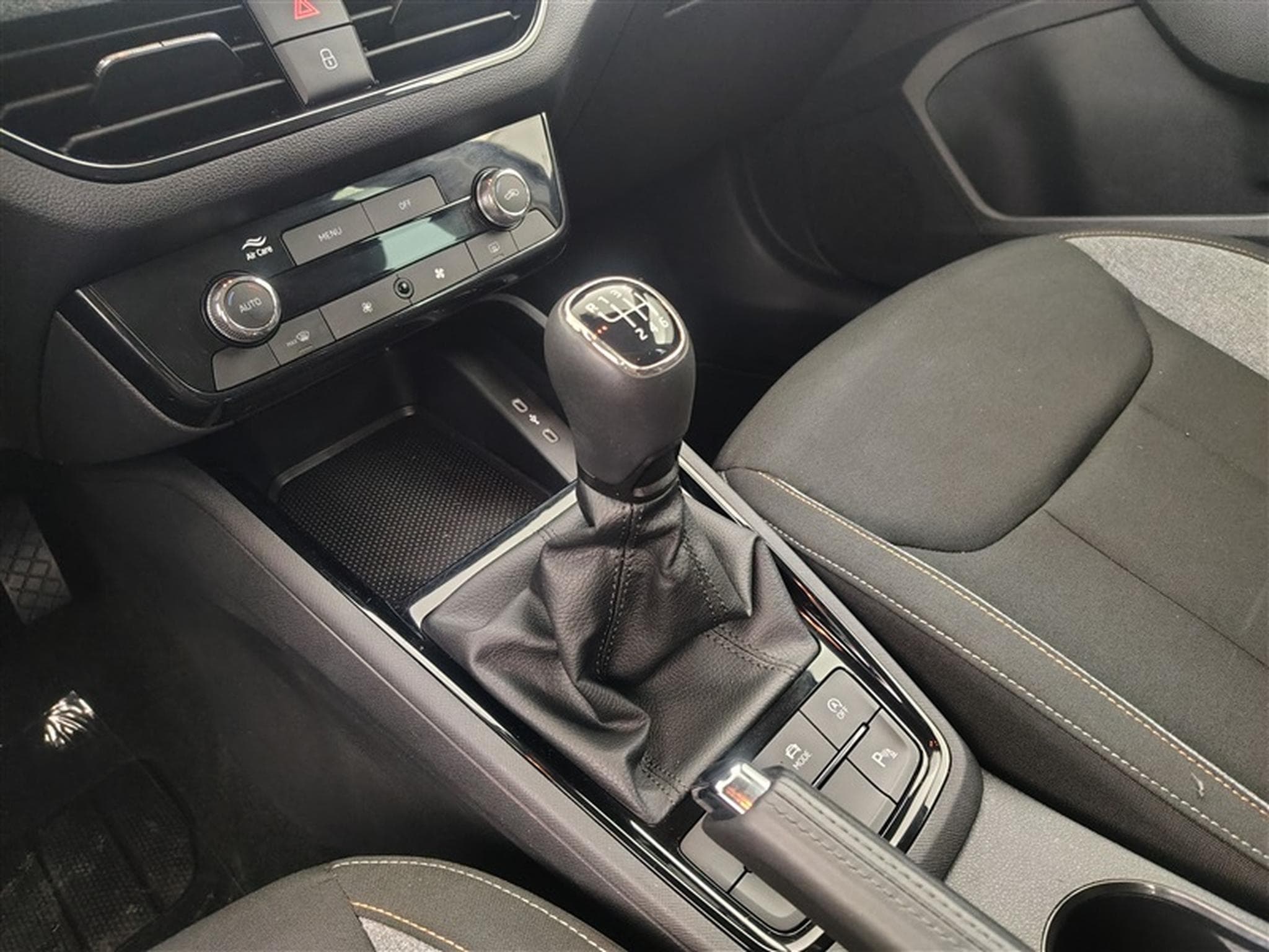 Skoda Kamiq 1.0 TSI 115Cv Selection CARPLAY / CAMERA / ALU / PDC (2025) - Photo 12