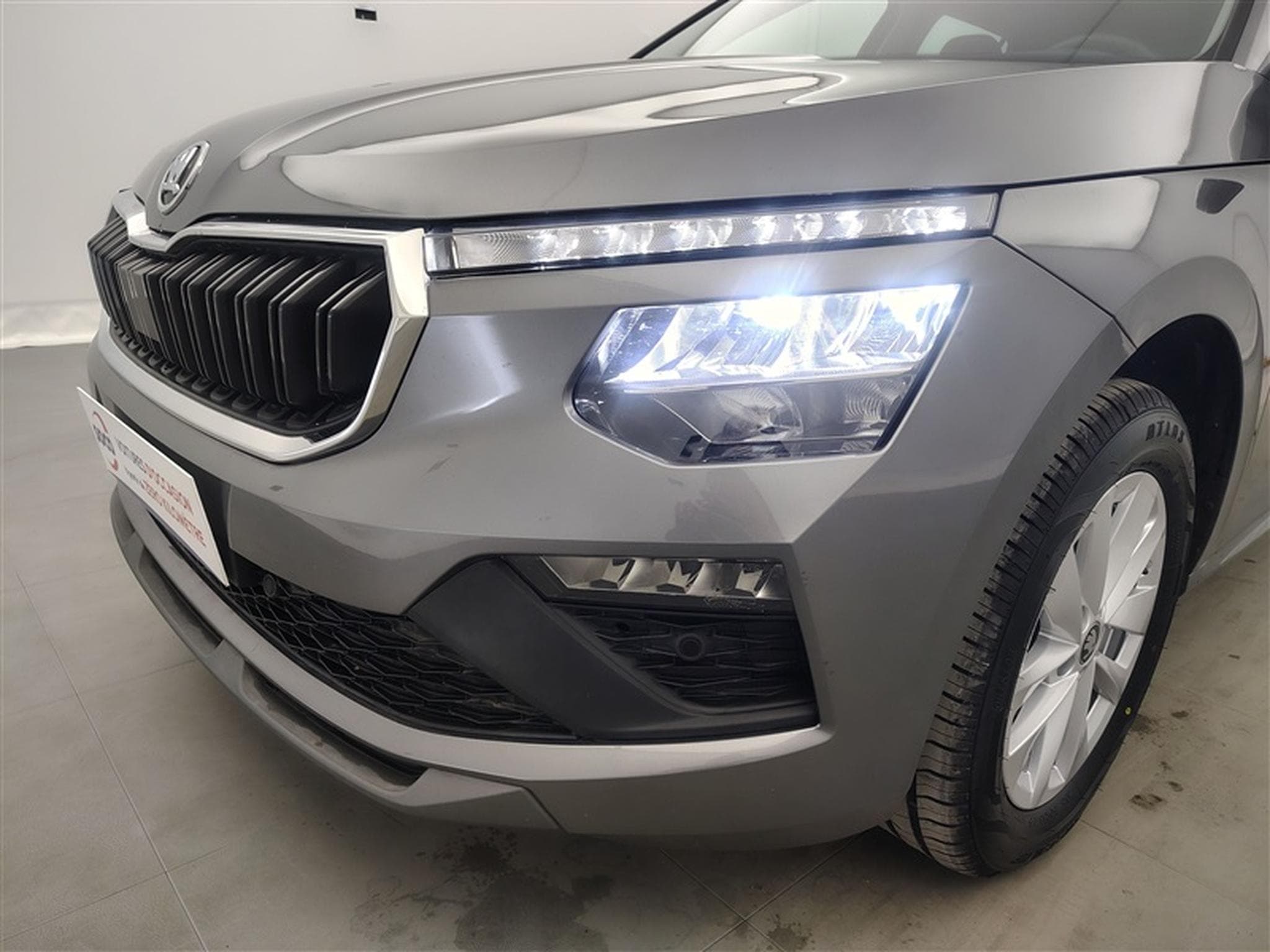 Skoda Kamiq 1.0 TSI 115Cv Selection CARPLAY / CAMERA / ALU / PDC (2025) - Photo 15