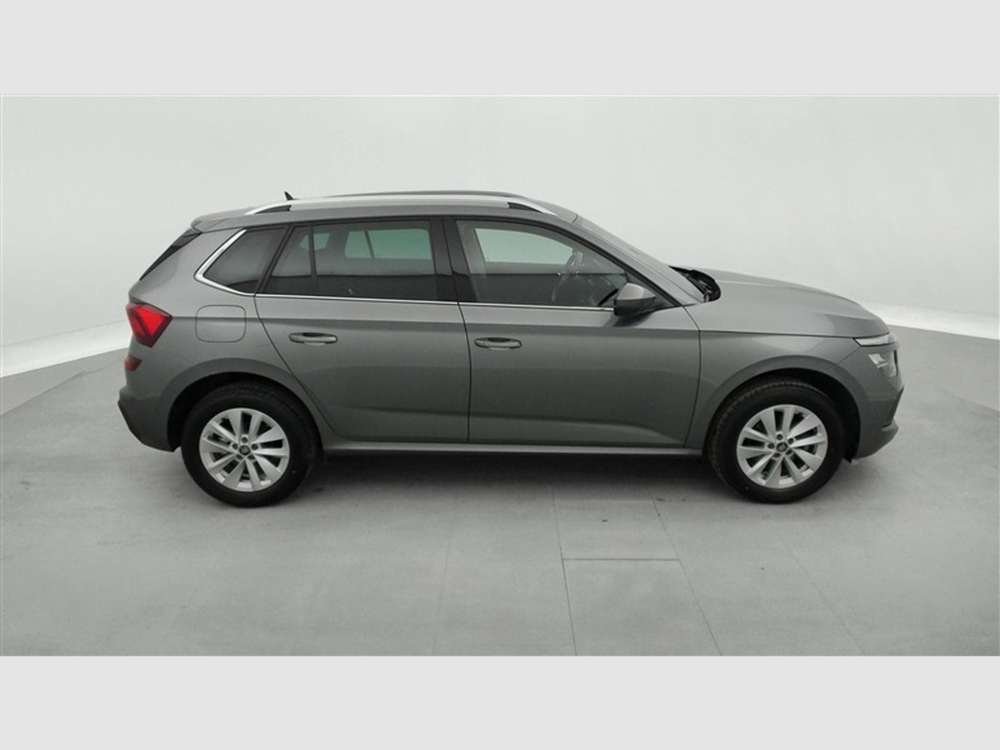 Skoda Kamiq 1.0 TSI 115Cv Selection CARPLAY / CAMERA / ALU / PDC (2025) - Photo 24