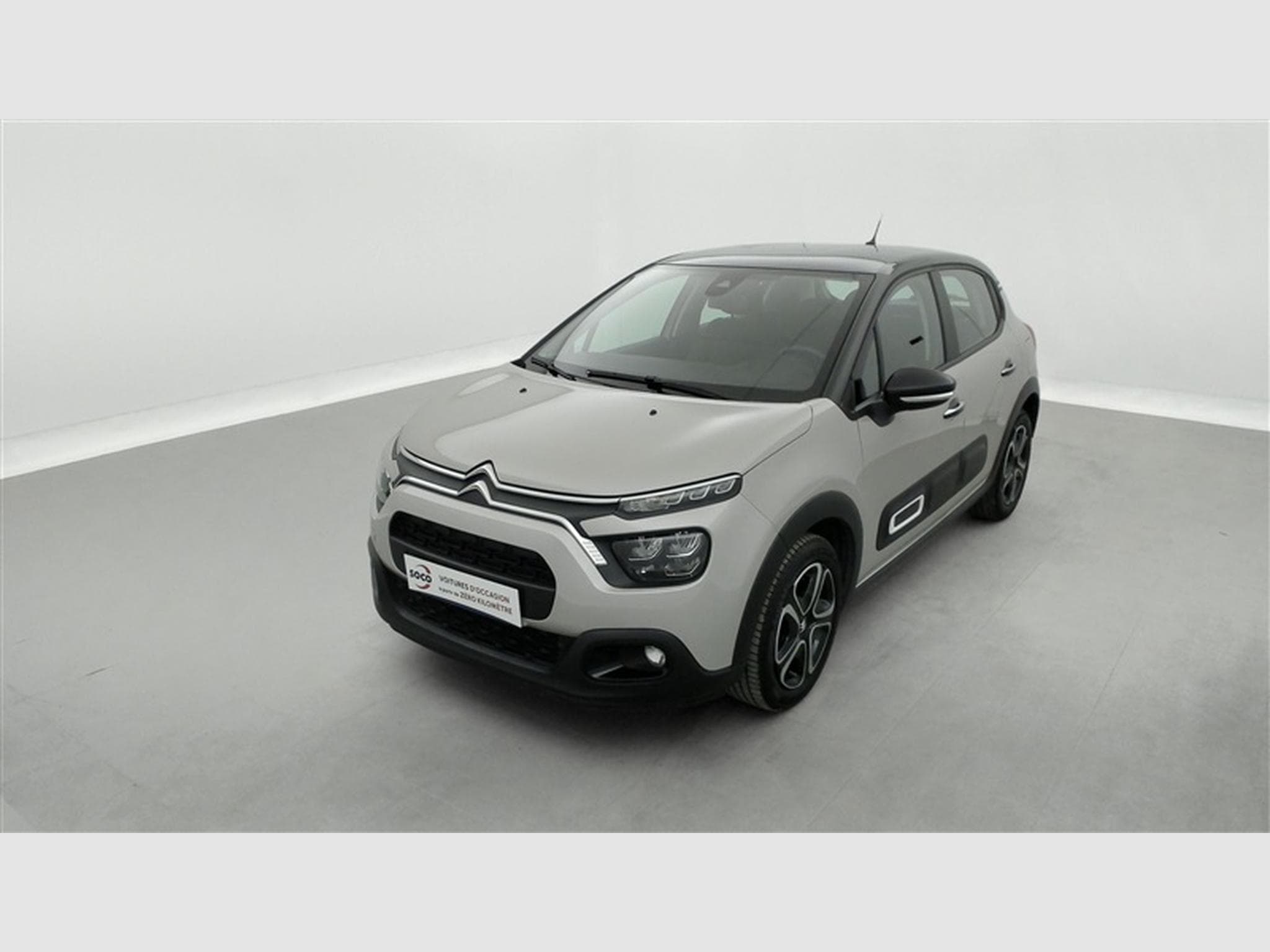 Citroen C3 1.2i PureTech Shine CARPLAY / FULL LED (2022) - Photo 1