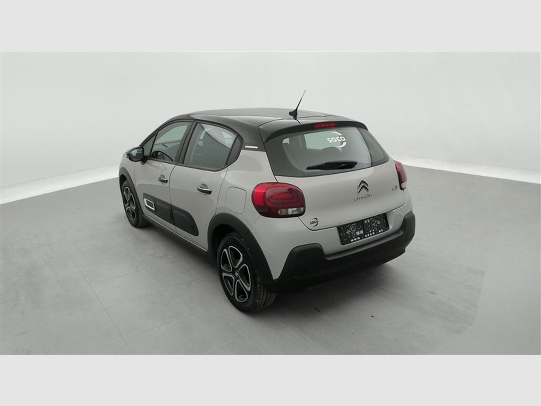 Citroen C3 1.2i PureTech Shine CARPLAY / FULL LED (2022) - Photo 2