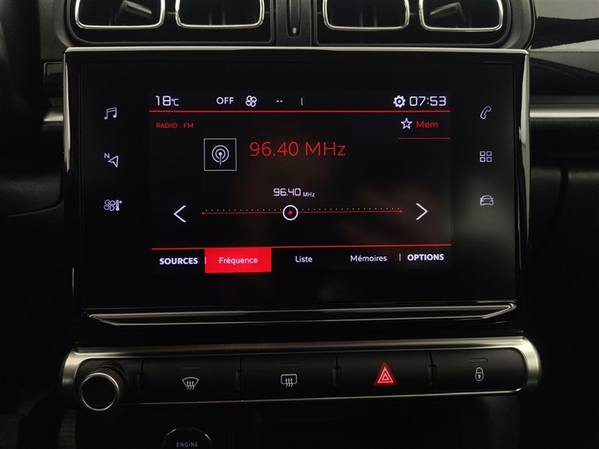 Citroen C3 1.2i PureTech Shine CARPLAY / FULL LED (2022) - Photo 11