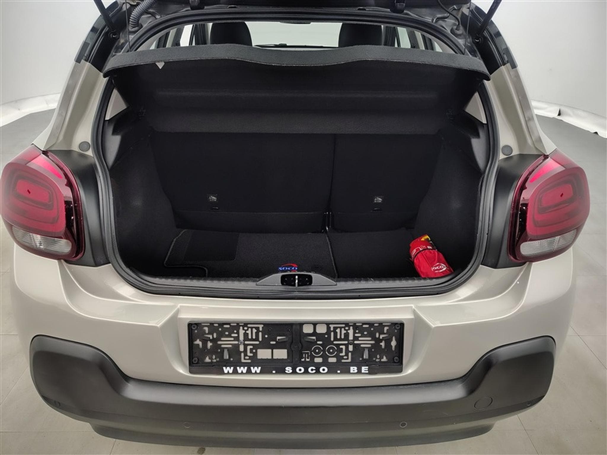 Citroen C3 1.2i PureTech Shine CARPLAY / FULL LED (2022) - Photo 14