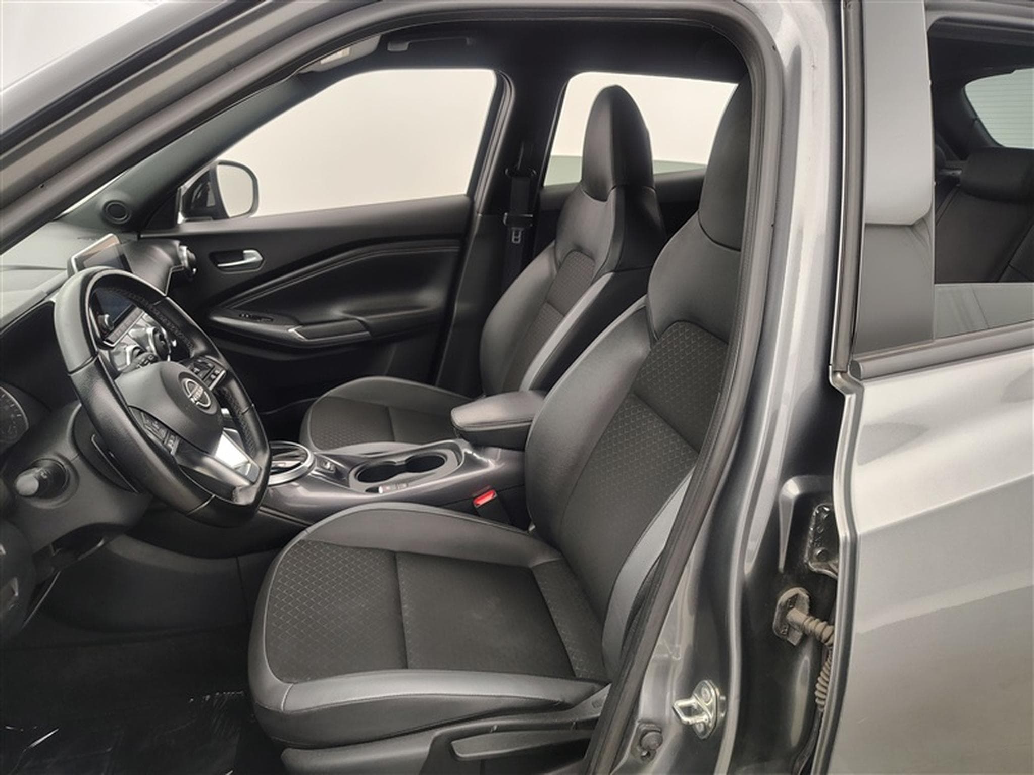 Nissan Juke 1.0 DIG-T 2WD Park & Ride DCT/S-CUIR/NAVI/FULL LED/JA17 (2023) - Photo 7