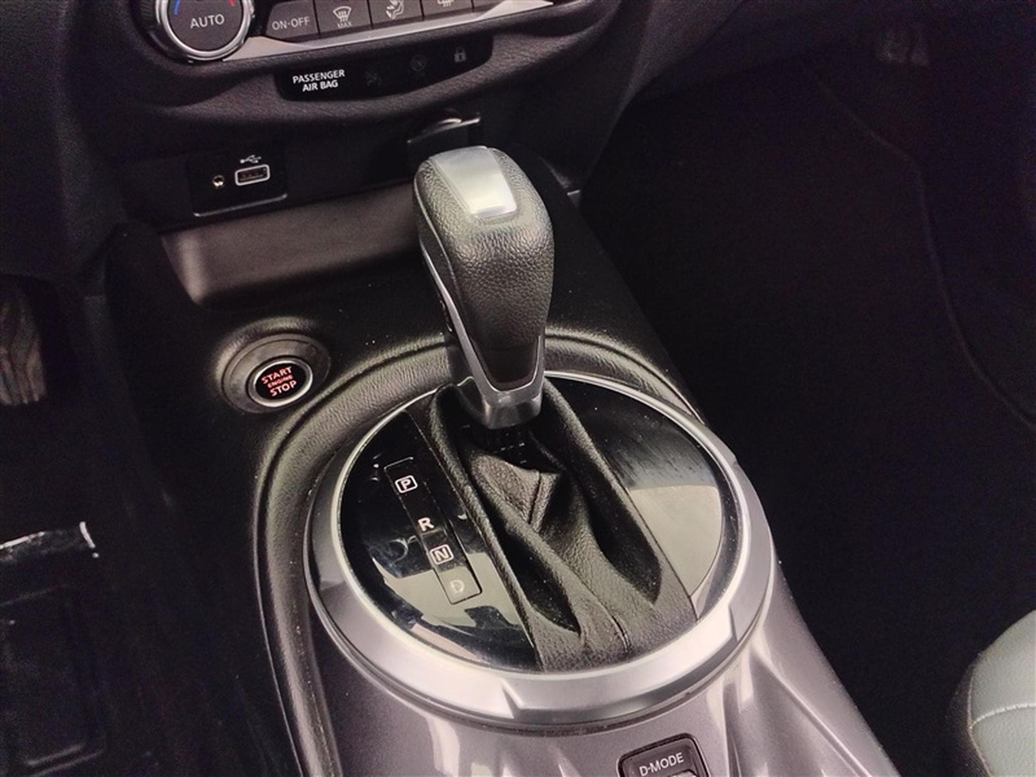 Nissan Juke 1.0 DIG-T 2WD Park & Ride DCT/S-CUIR/NAVI/FULL LED/JA17 (2023) - Photo 12
