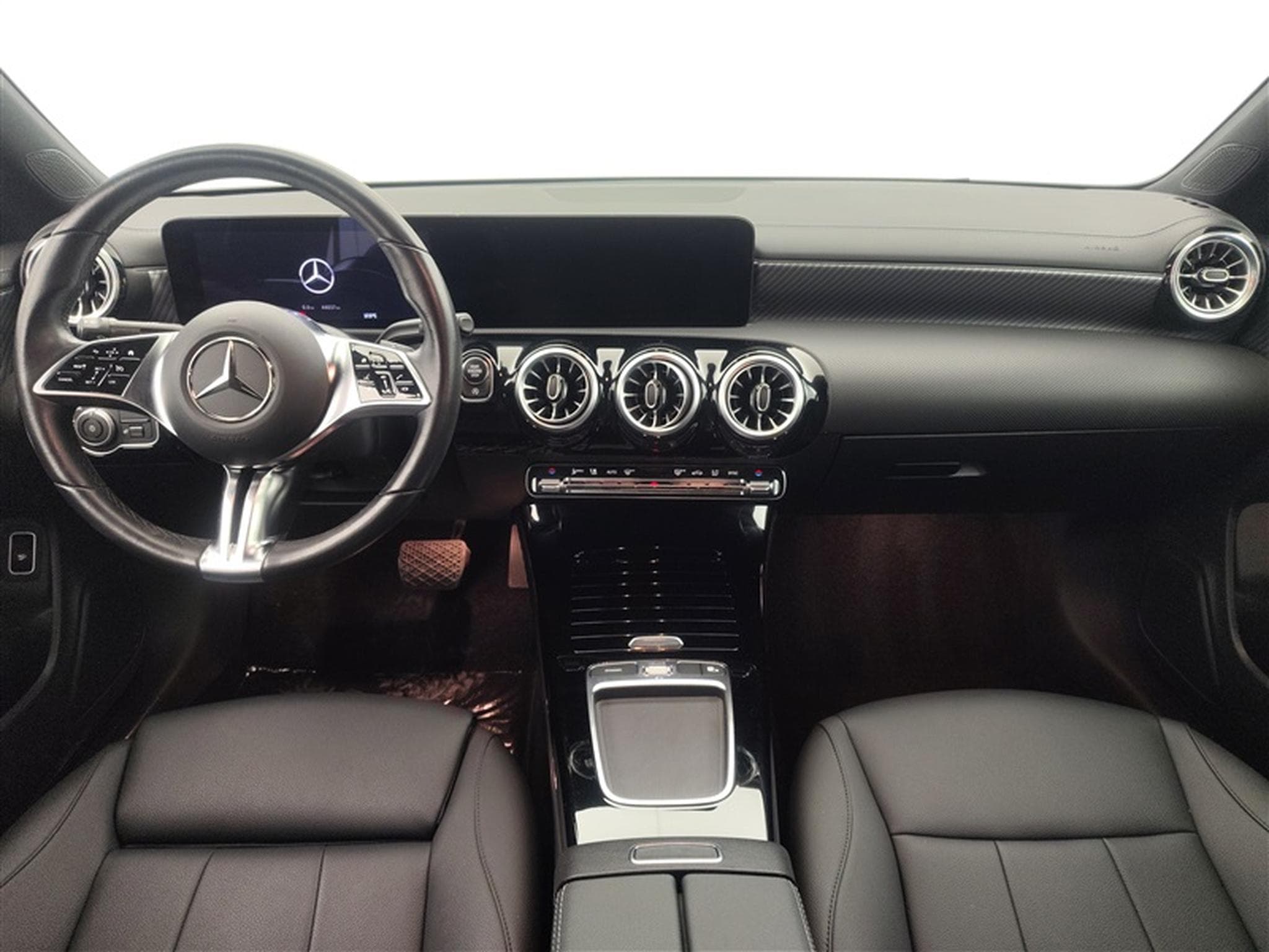 Mercedes CLA 180 CLA 180d Luxury Line **NAVI/LED/CAM** (2024) - Foto 8