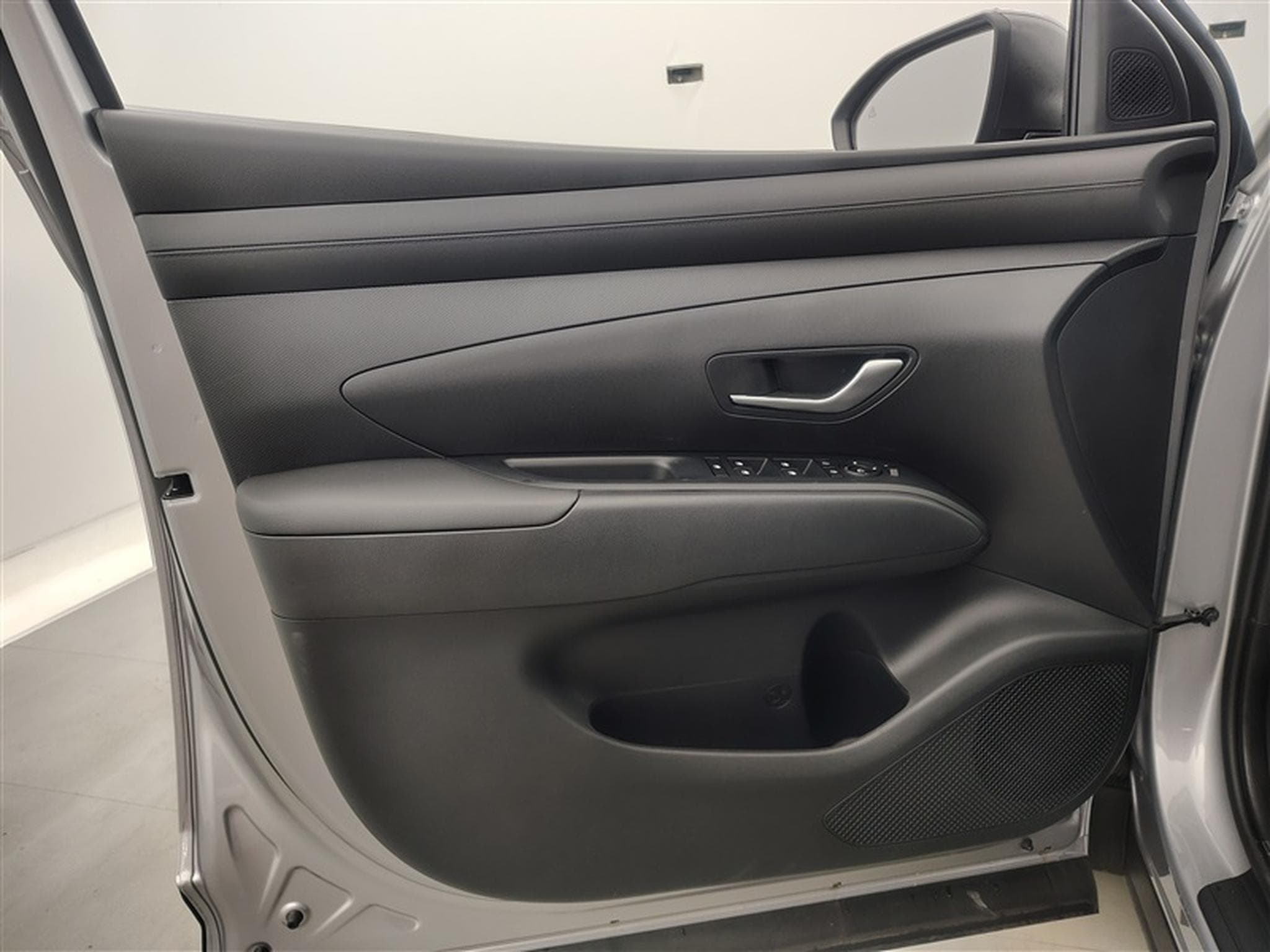 Hyundai Tucson 1.6 T-GDi 150cv DCT Feel CARPLAY / FULL LED / CAMERA (2026) - Foto 17