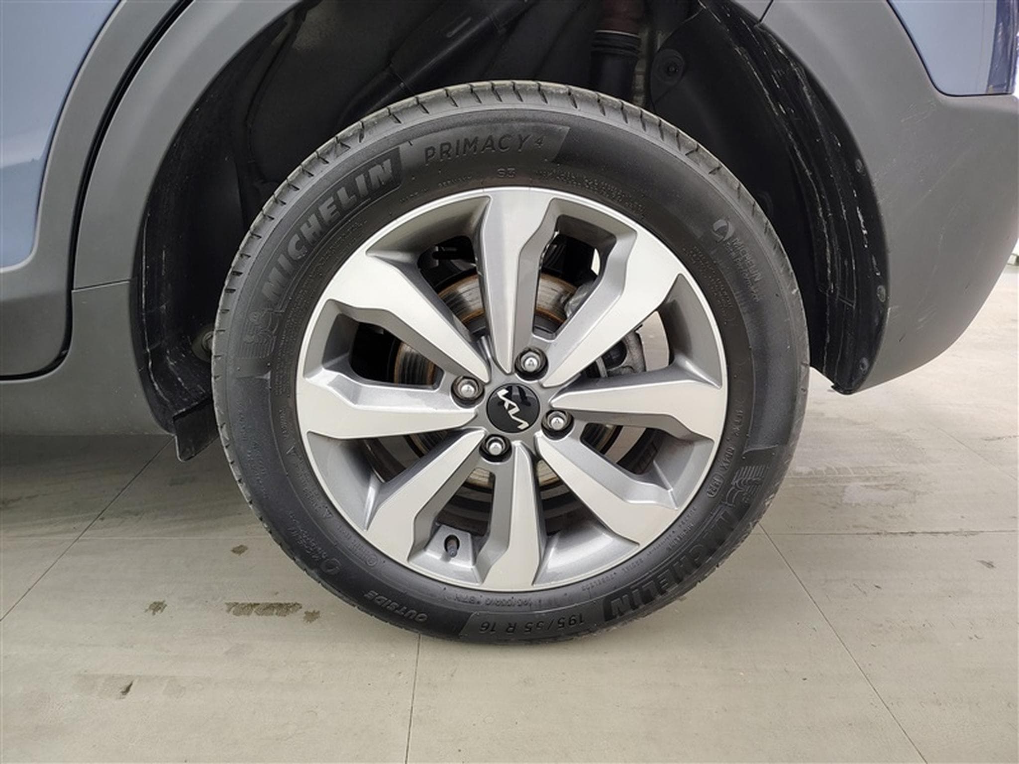 Kia Stonic Stonic 1.0 T Pulse ISG DCT (2024) - Foto 6