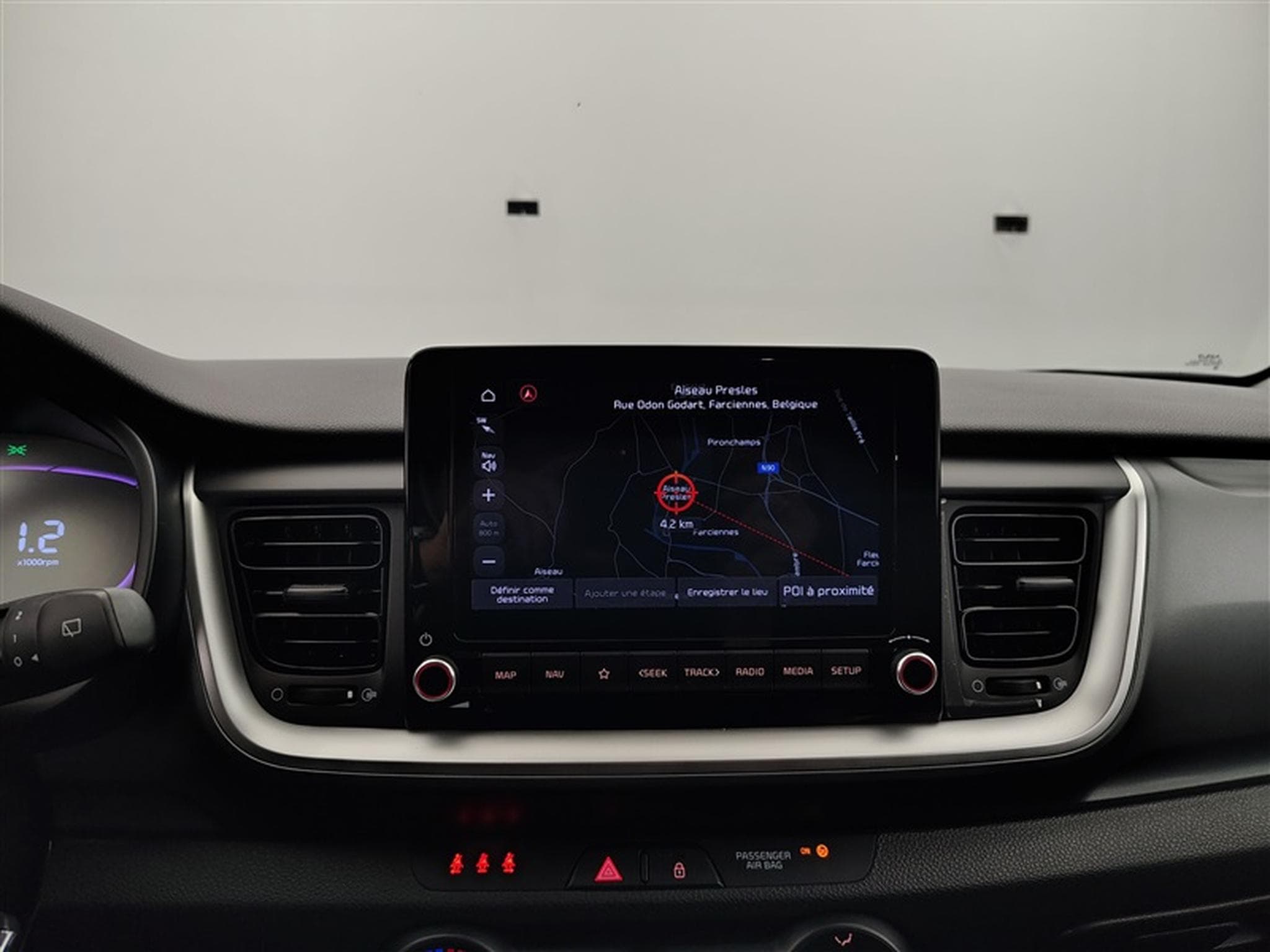 Kia Stonic Stonic 1.0 T Pulse ISG DCT (2024) - Foto 11