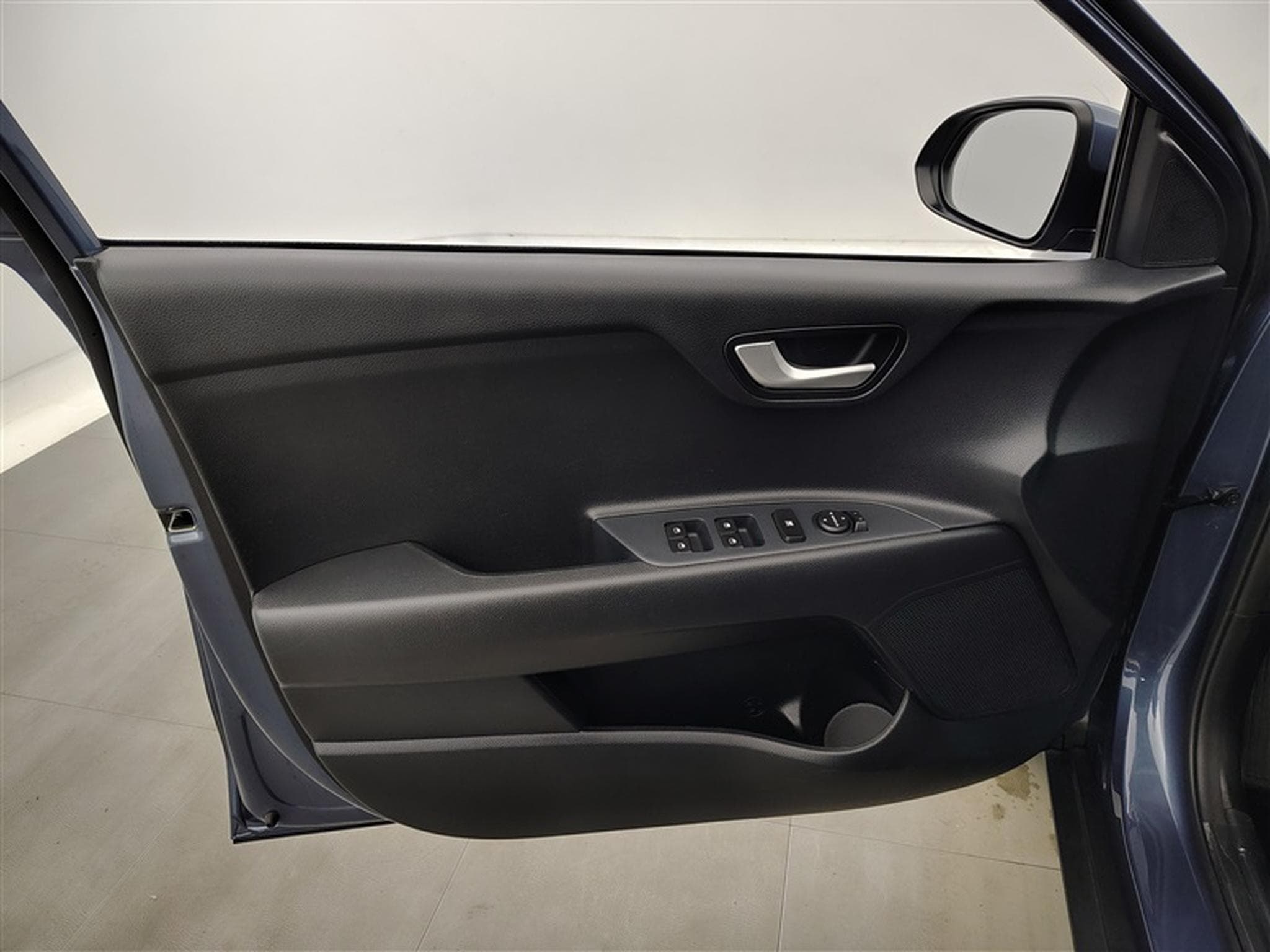 Kia Stonic Stonic 1.0 T Pulse ISG DCT (2024) - Foto 16