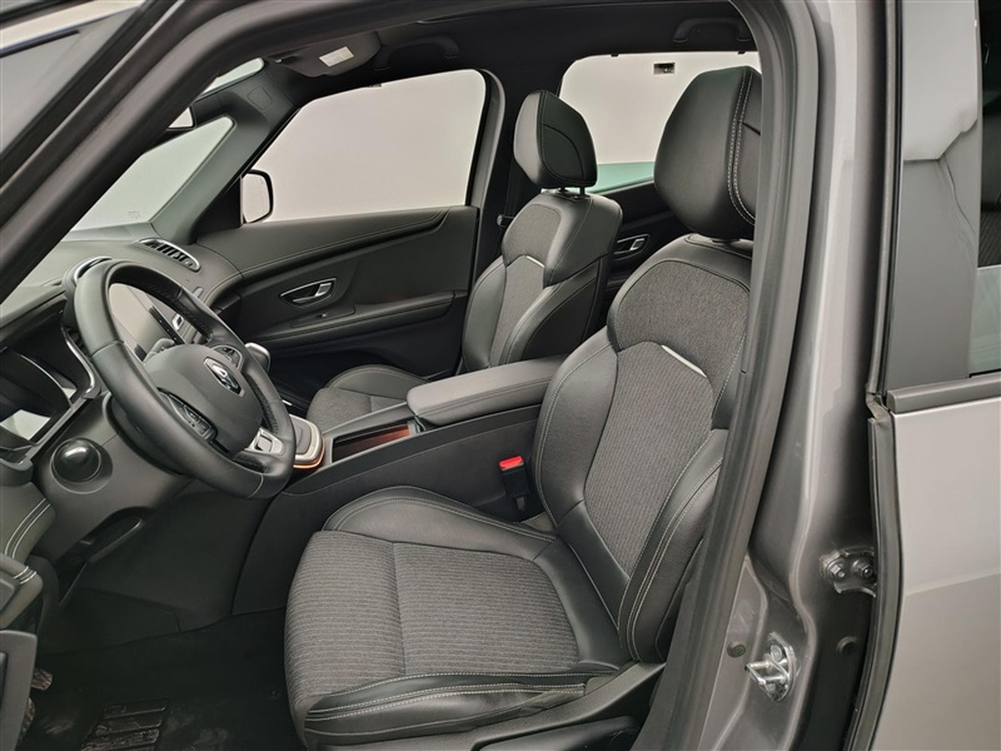 Renault Scenic Grand Scénic 1.33 TCe Techno EDC GPF 7pl (2023) - Foto 7