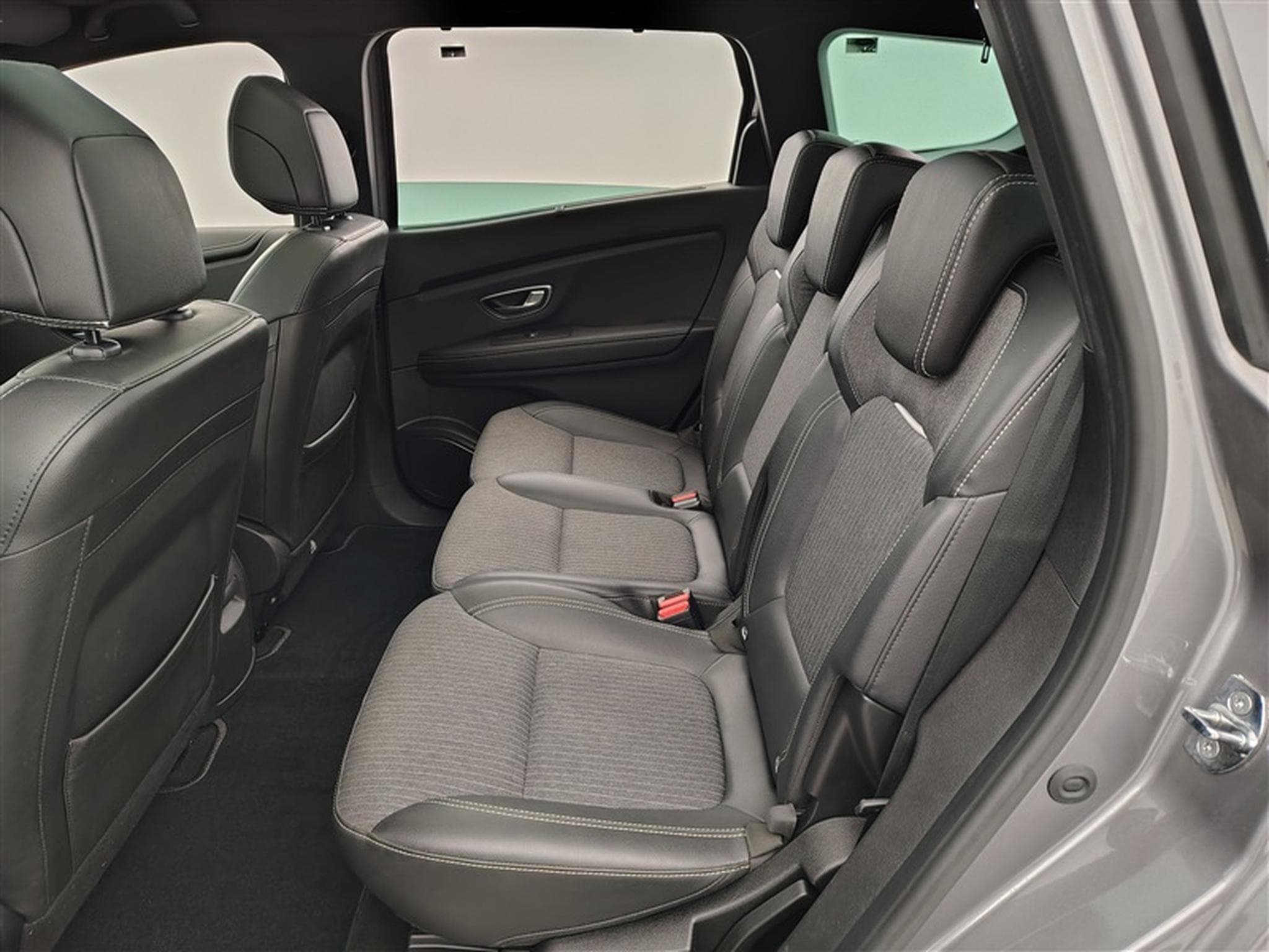 Renault Scenic Grand Scénic 1.33 TCe Techno EDC GPF 7pl (2023) - Foto 13