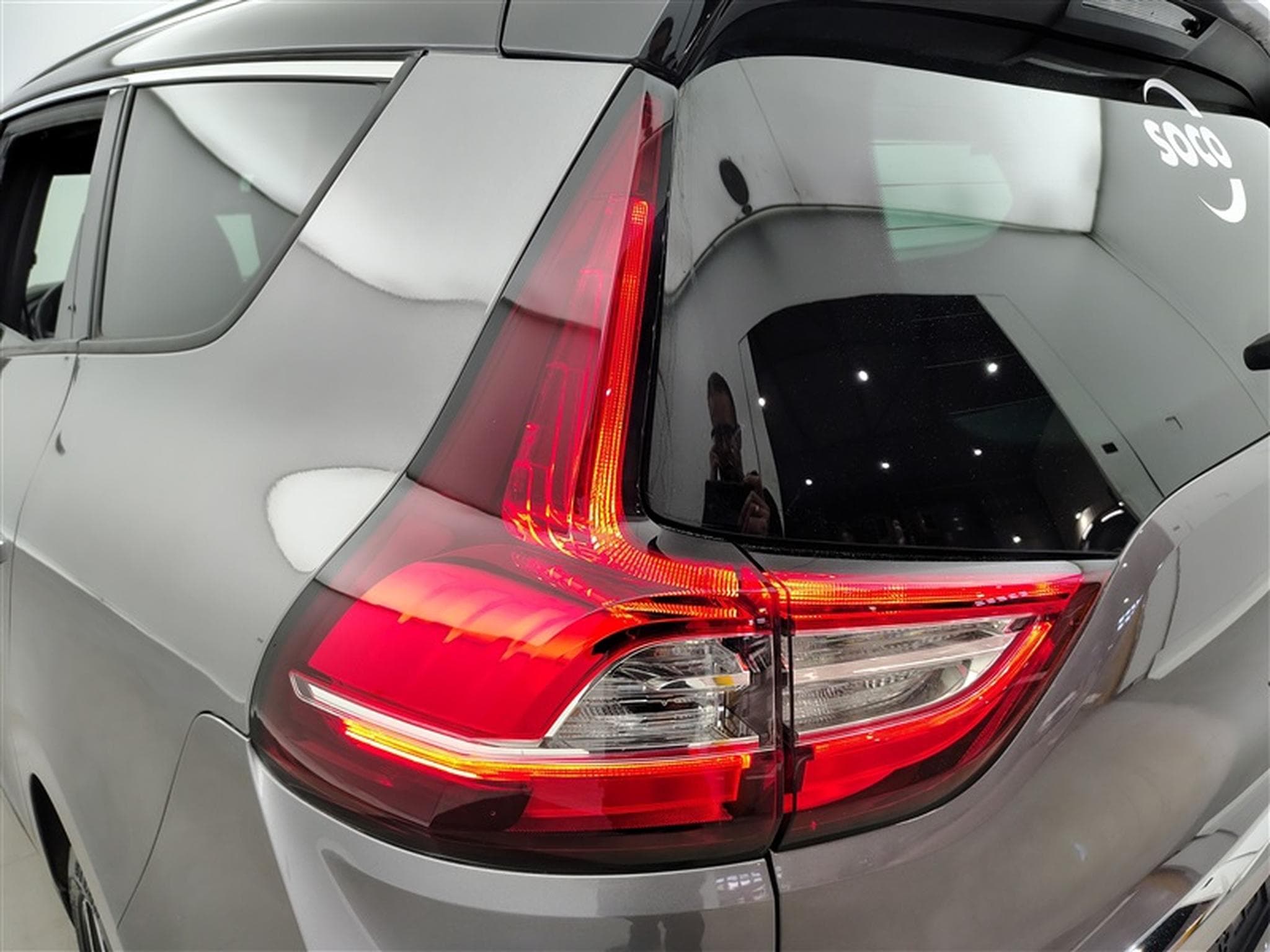 Renault Scenic Grand Scénic 1.33 TCe Techno EDC GPF 7pl (2023) - Foto 16