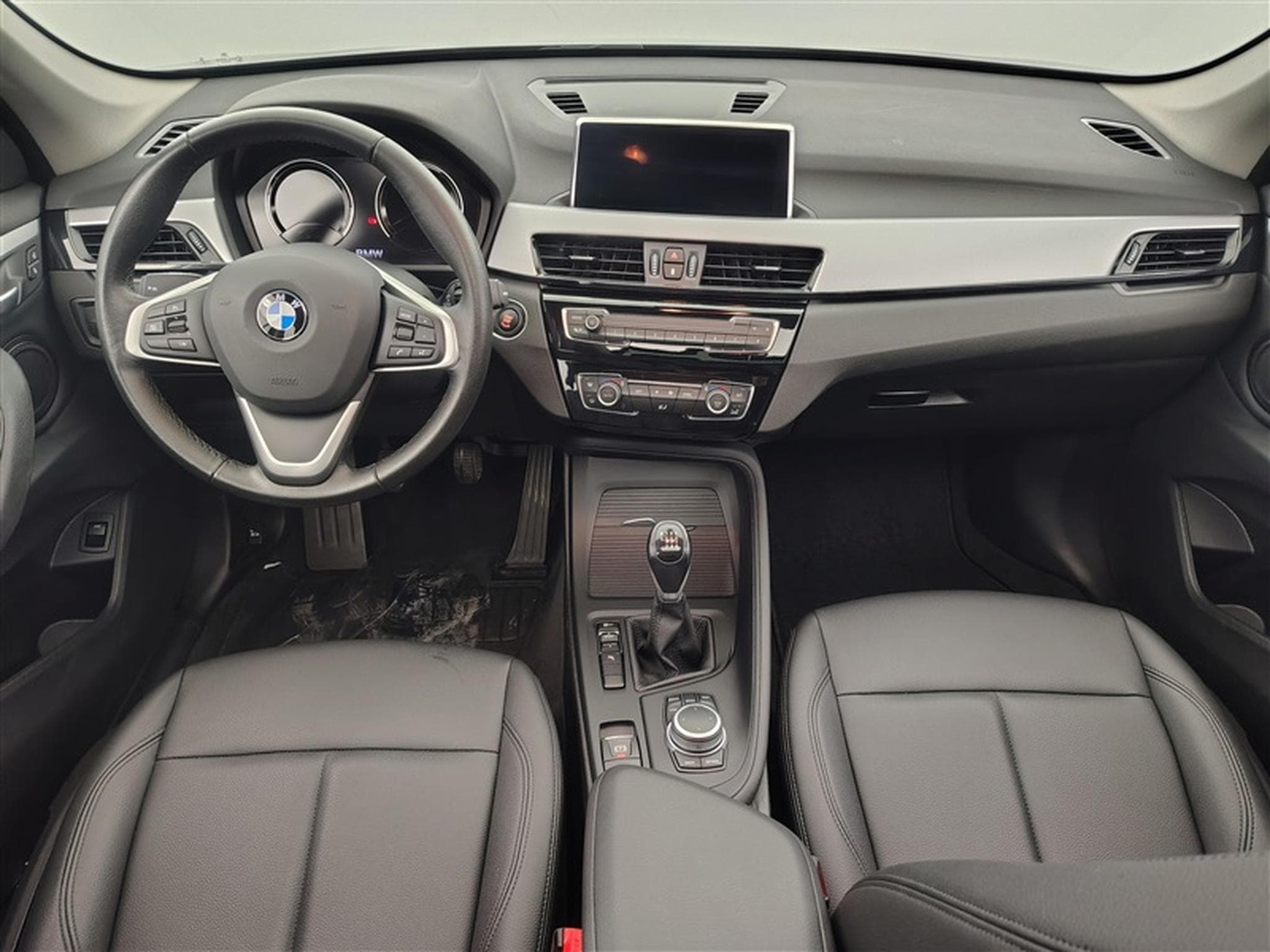 BMW X1 2.0 d sDrive18 CUIR/NAVI/TO PANO/JA17/PDC AV AR/CAMERA (2022) - Foto 8
