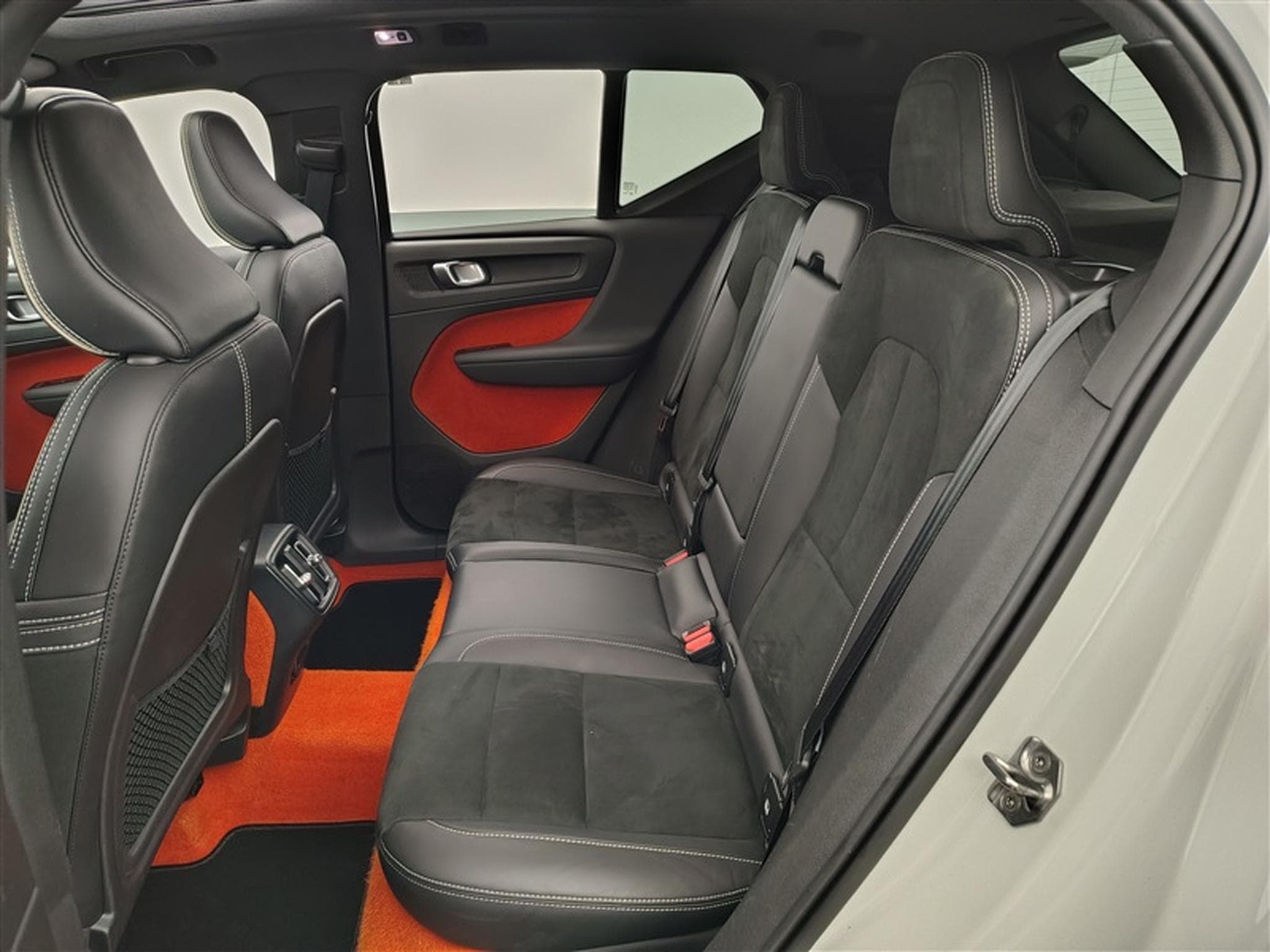 Volvo XC40 1.5 T3 R-Design (2021) - Photo 13