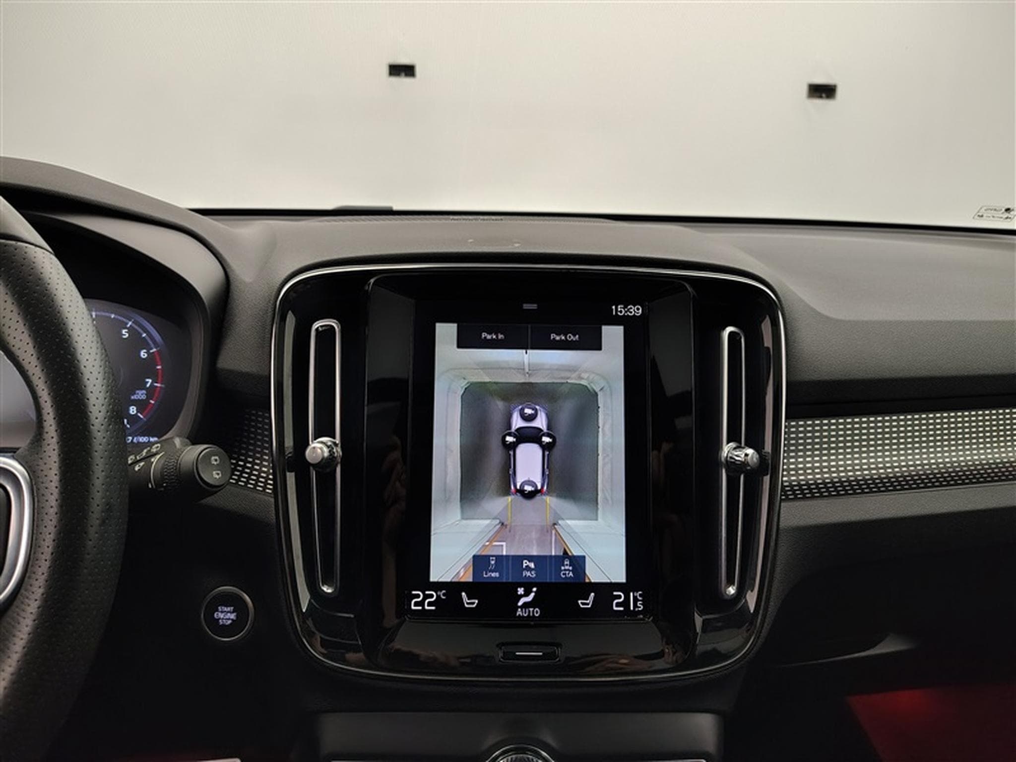 Volvo XC40 1.5 T3 R-Design (2021) - Photo 18