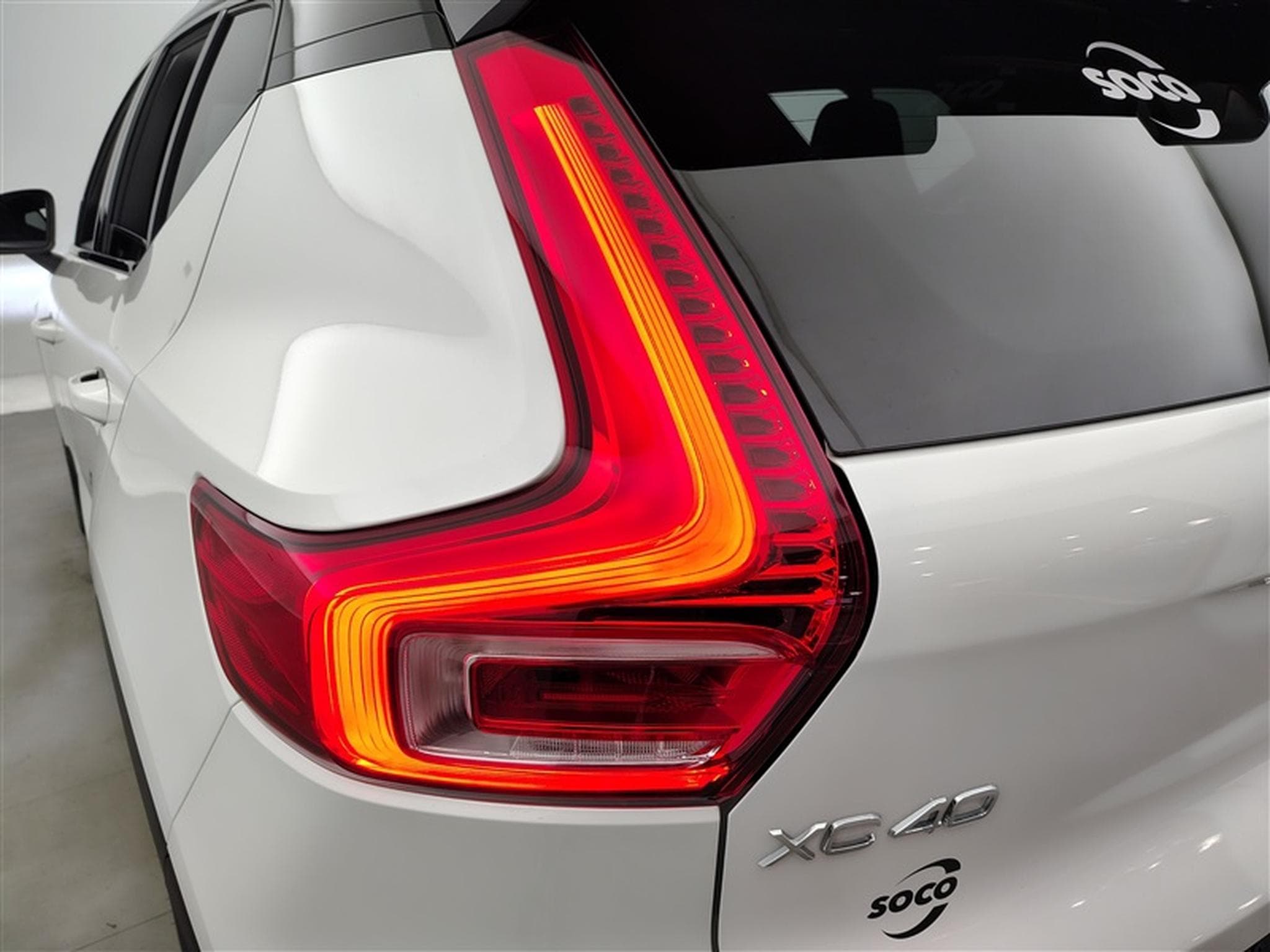 Volvo XC40 1.5 T3 R-Design (2021) - Photo 16
