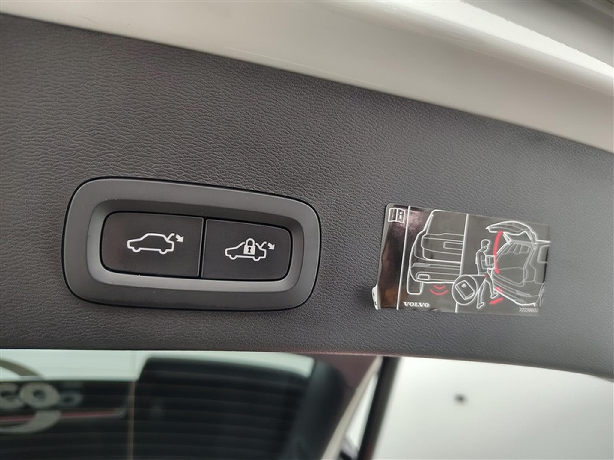 Volvo XC40 1.5 T3 R-Design (2021) - Photo 20