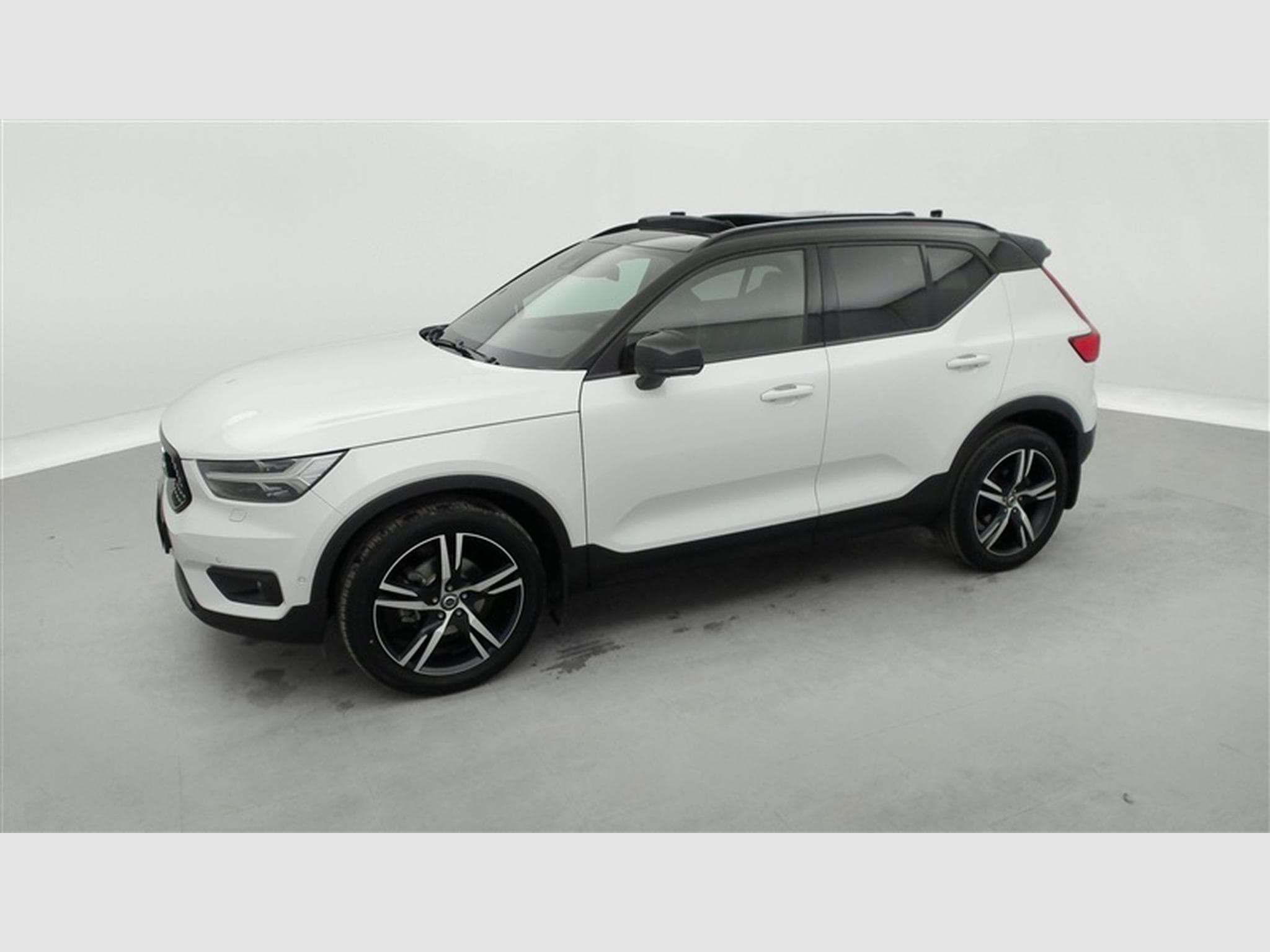Volvo XC40 1.5 T3 R-Design (2021) - Photo 23
