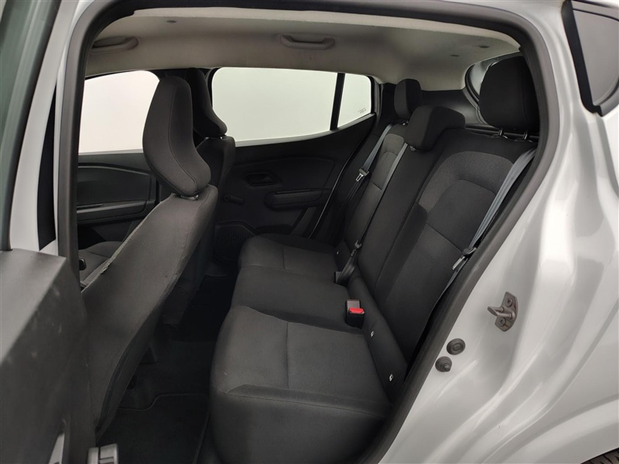 Dacia Sandero 1.0 TCe 90cv Essential (2023) - Photo 13