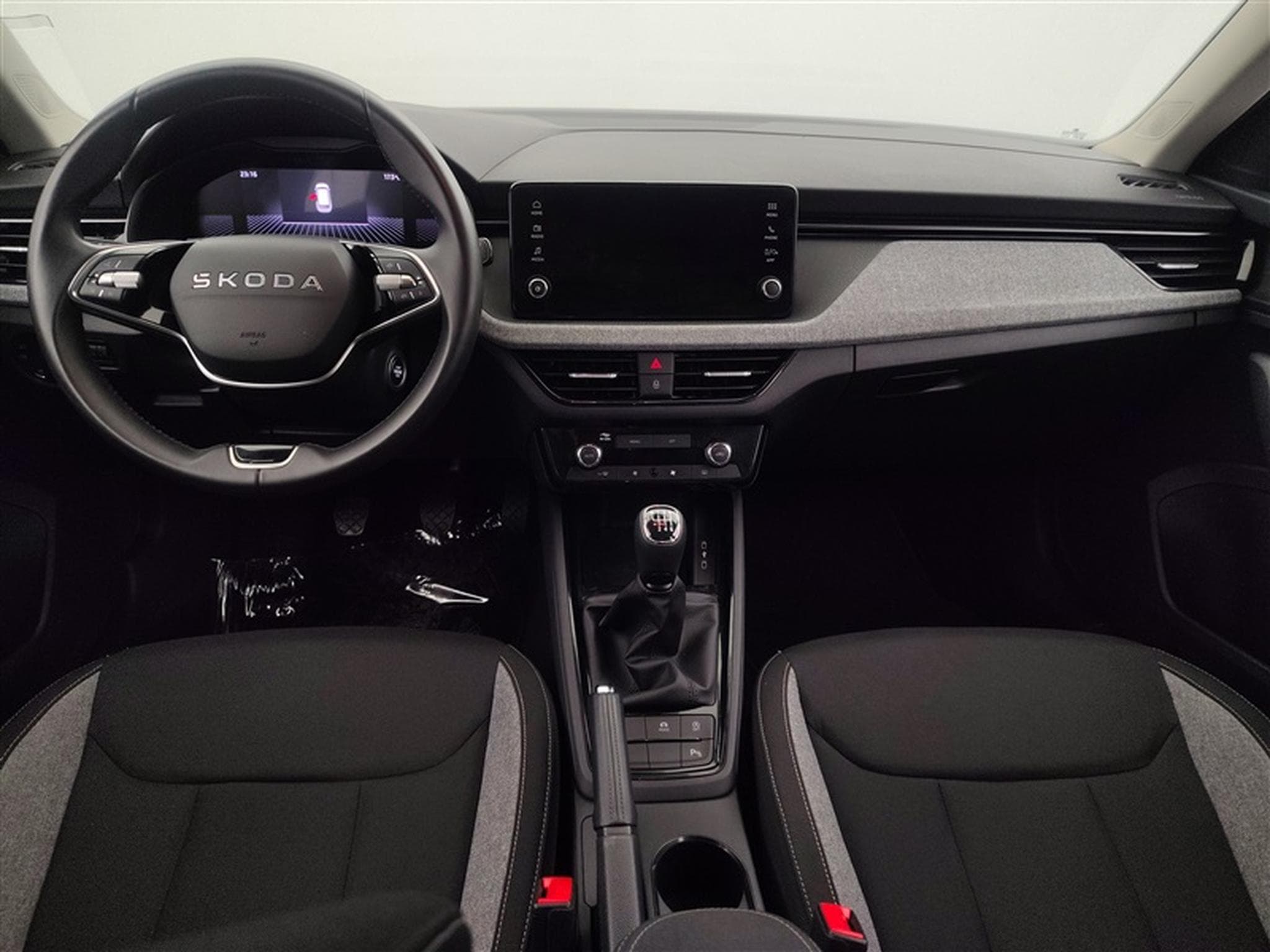 Skoda Kamiq 1.0 TSI 115Cv Selection CARPLAY / CAMERA / ALU / PDC (2025) - Photo 8