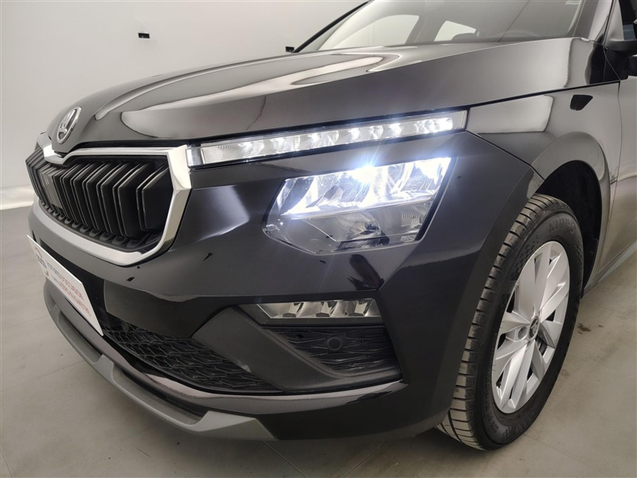 Skoda Kamiq 1.0 TSI 115Cv Selection CARPLAY / CAMERA / ALU / PDC (2025) - Photo 15
