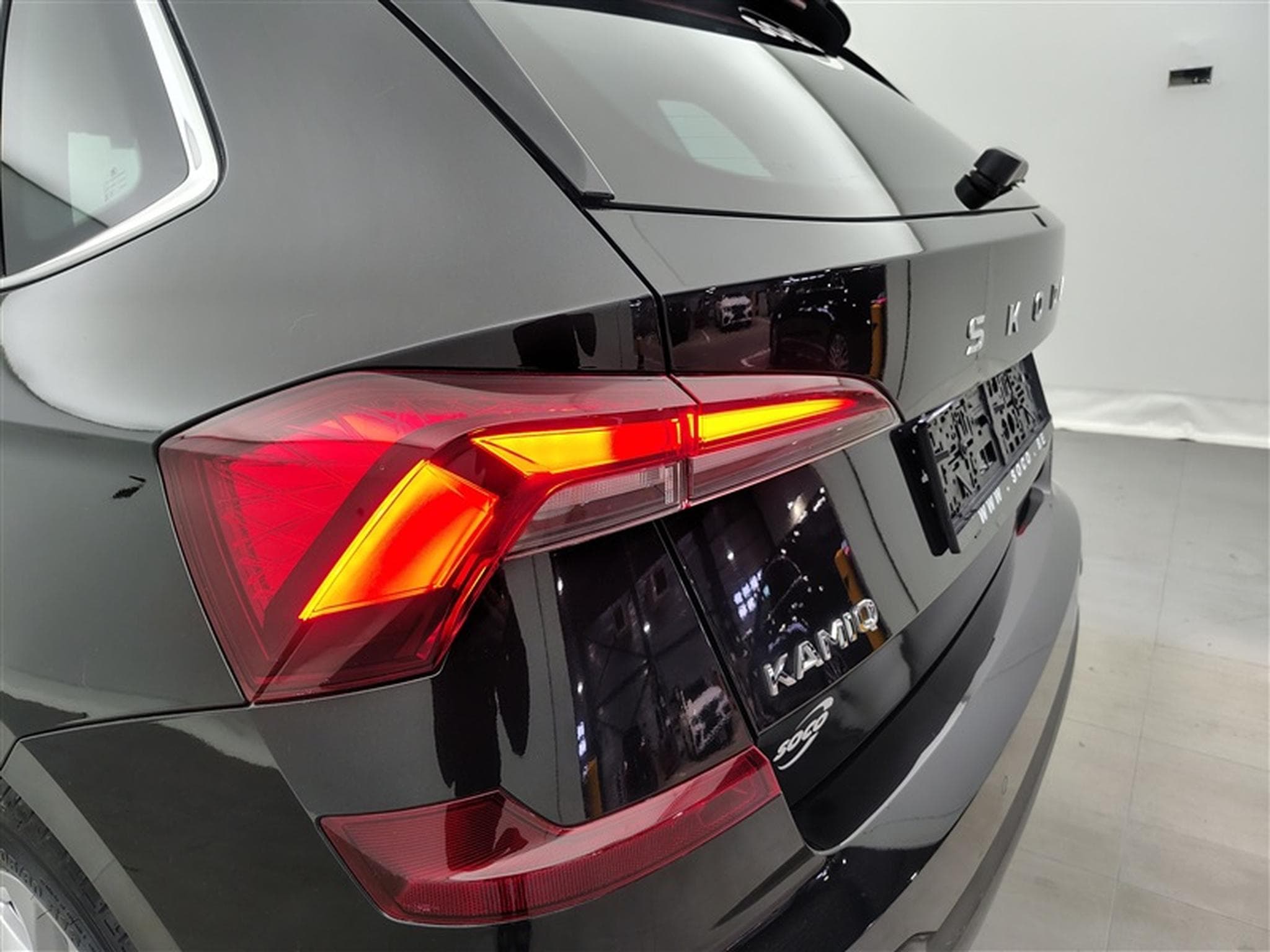 Skoda Kamiq 1.0 TSI 115Cv Selection CARPLAY / CAMERA / ALU / PDC (2025) - Photo 16