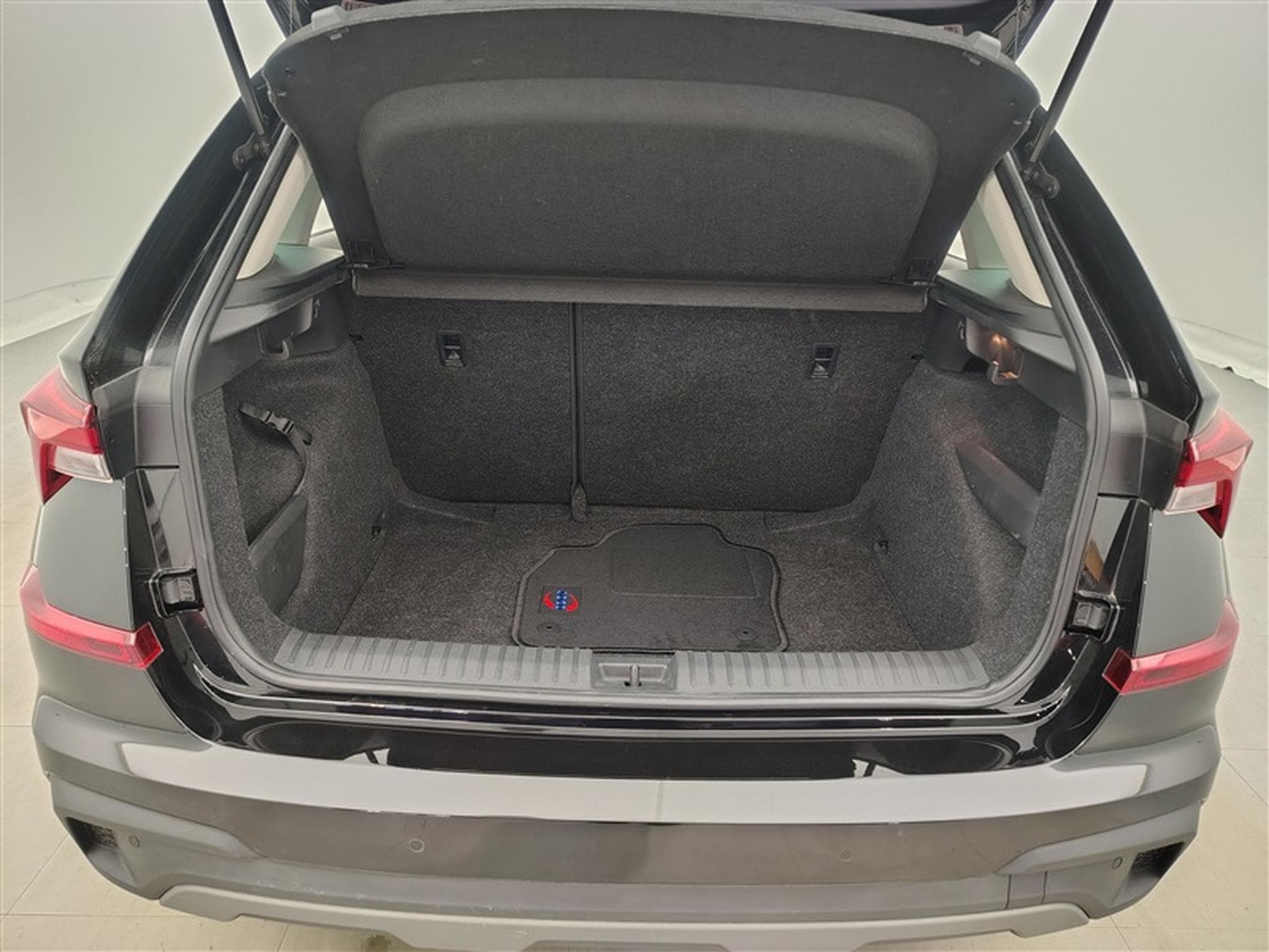 Skoda Kamiq 1.0 TSI 115Cv Selection CARPLAY / CAMERA / ALU / PDC (2025) - Photo 14