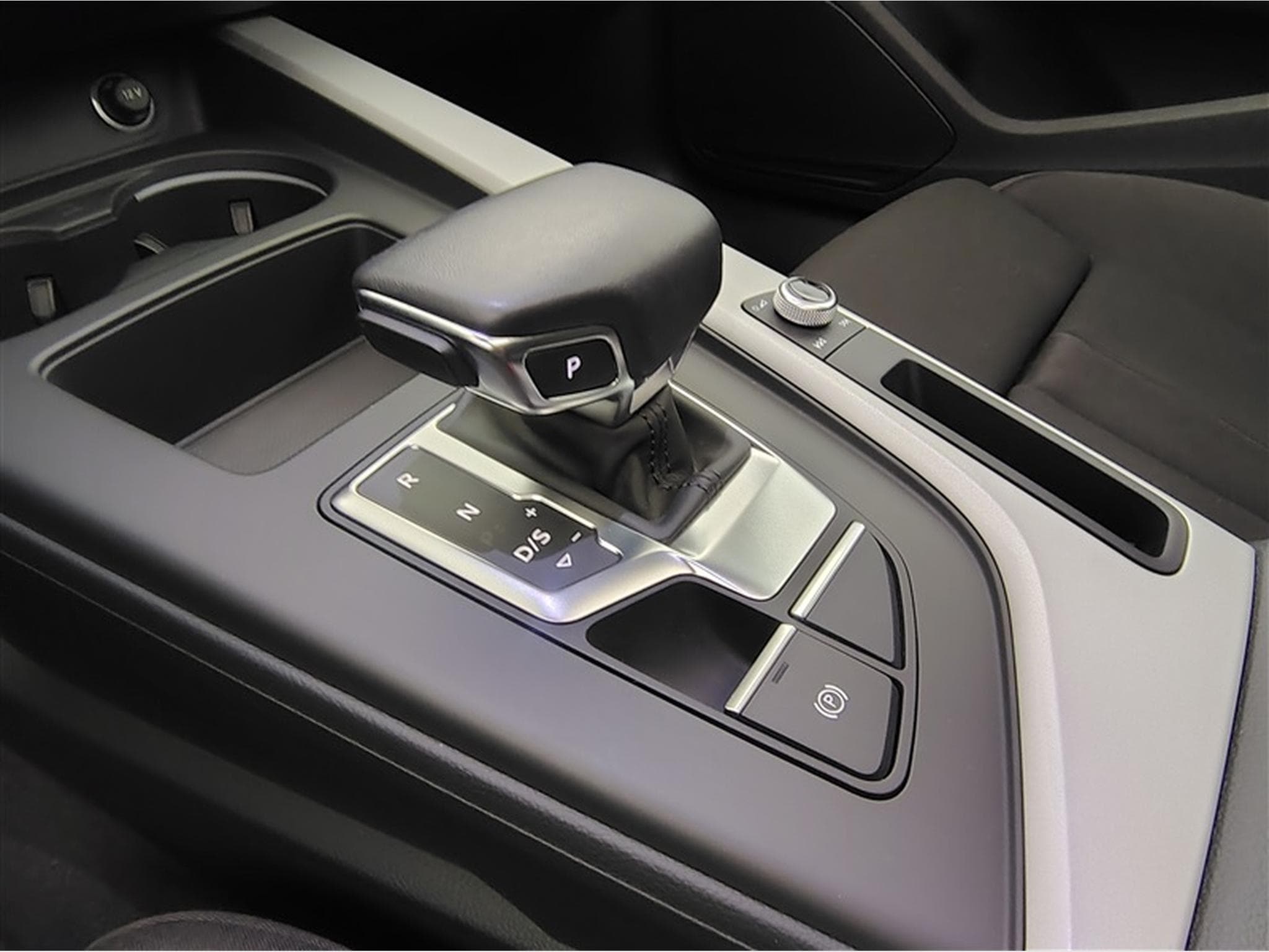 Audi A4 35 TFSi S-Line S tronic PANO/CARPLAY/CAM/Sieges Ch (2023) - Photo 12