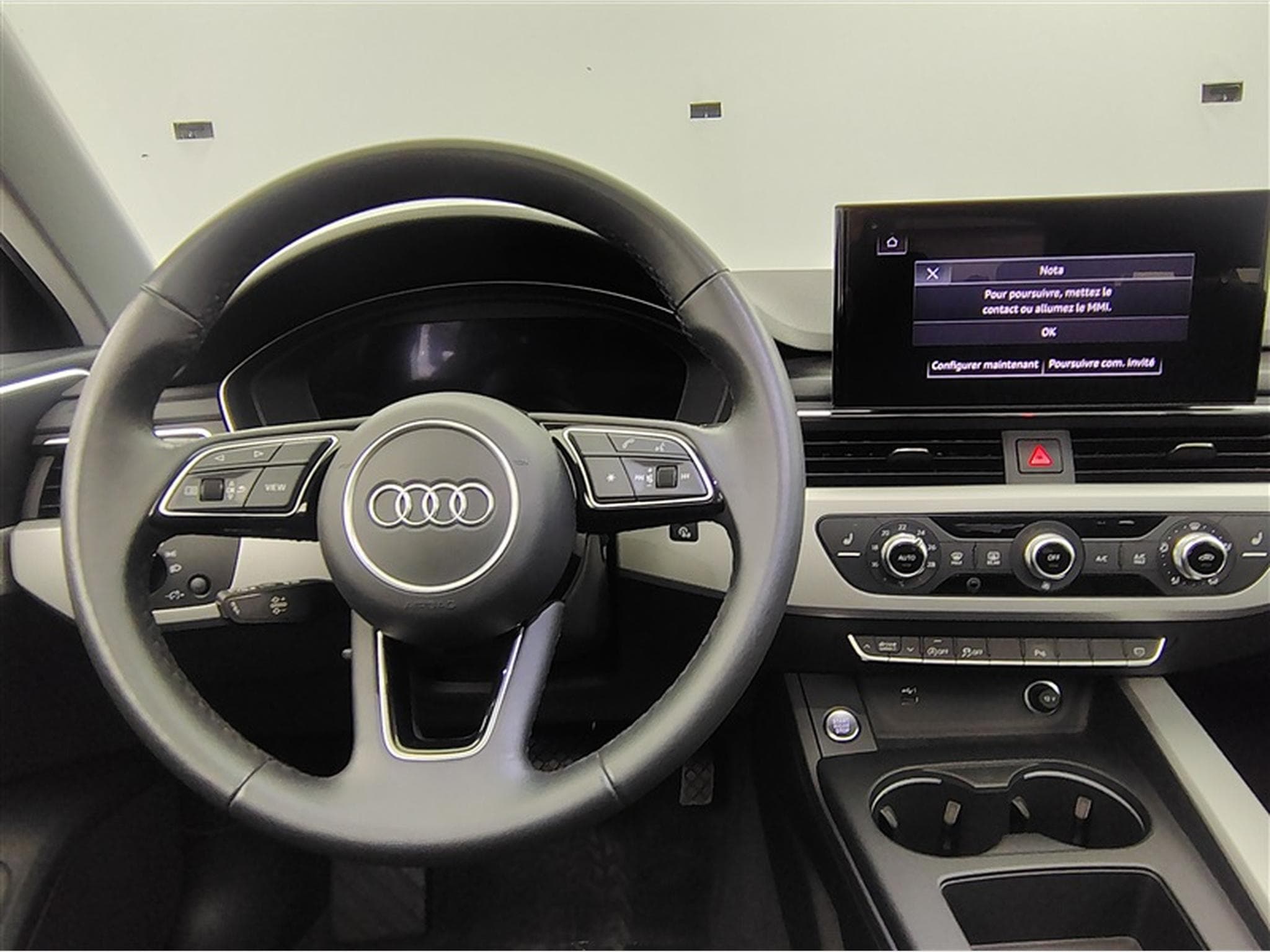 Audi A4 35 TFSi S-Line S tronic PANO/CARPLAY/CAM/Sieges Ch (2023) - Photo 9