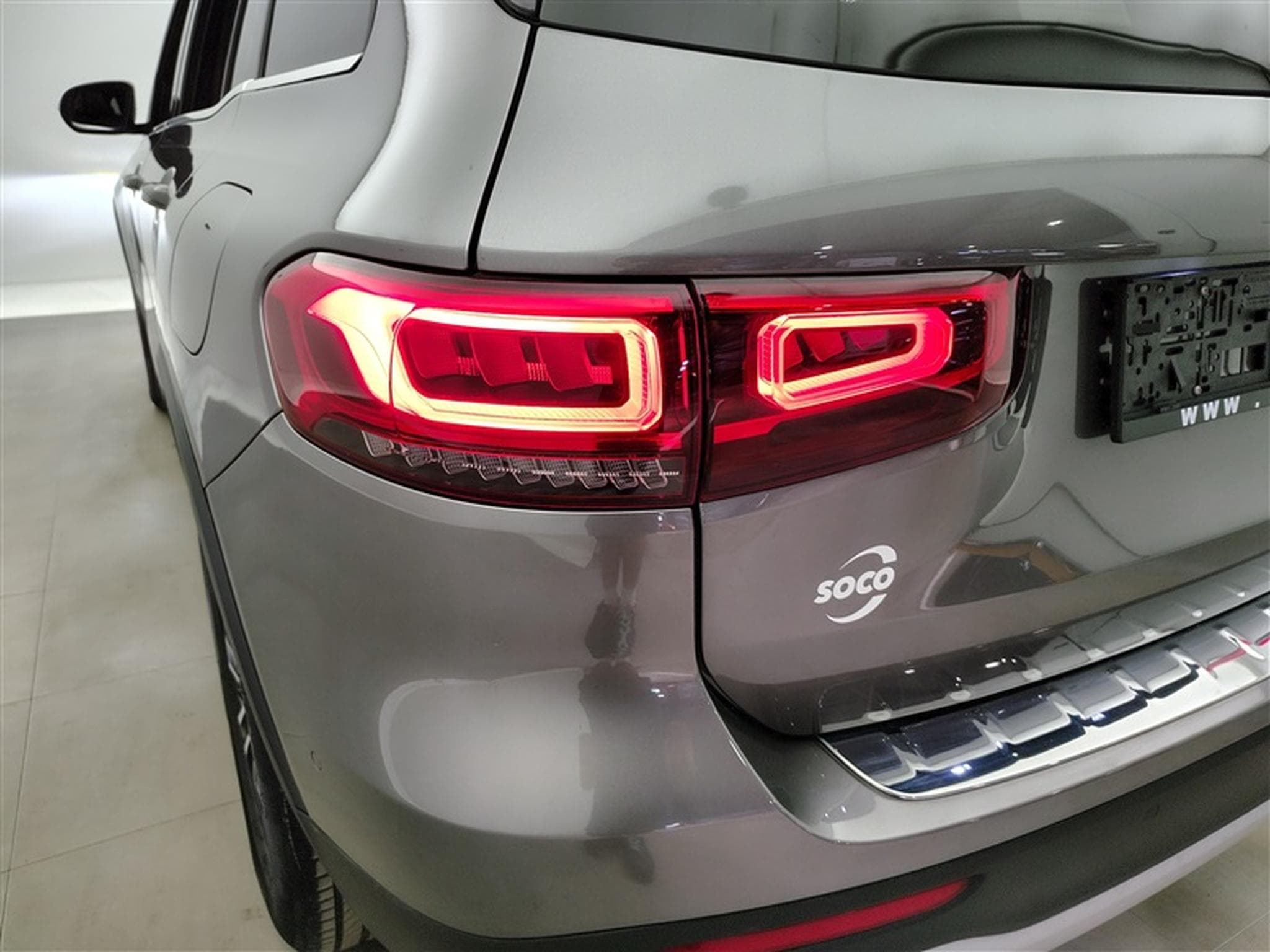 Mercedes GLB 180 180d Business Solution S-CUIR/NAVI/TO PANO/FULL LED/JA17 (2023) - Photo 16