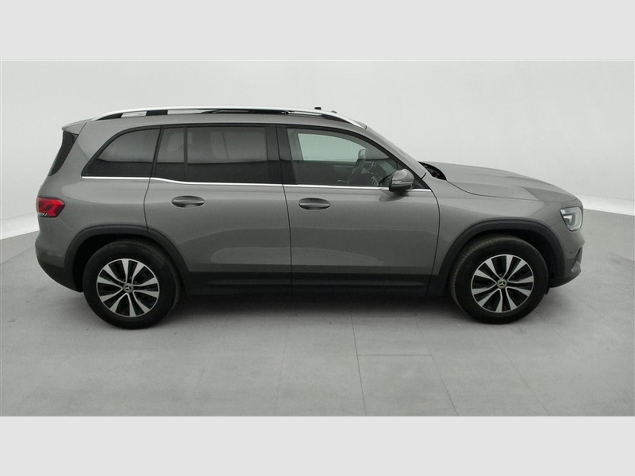 Mercedes GLB 180 180d Business Solution S-CUIR/NAVI/TO PANO/FULL LED/JA17 (2023) - Photo 25